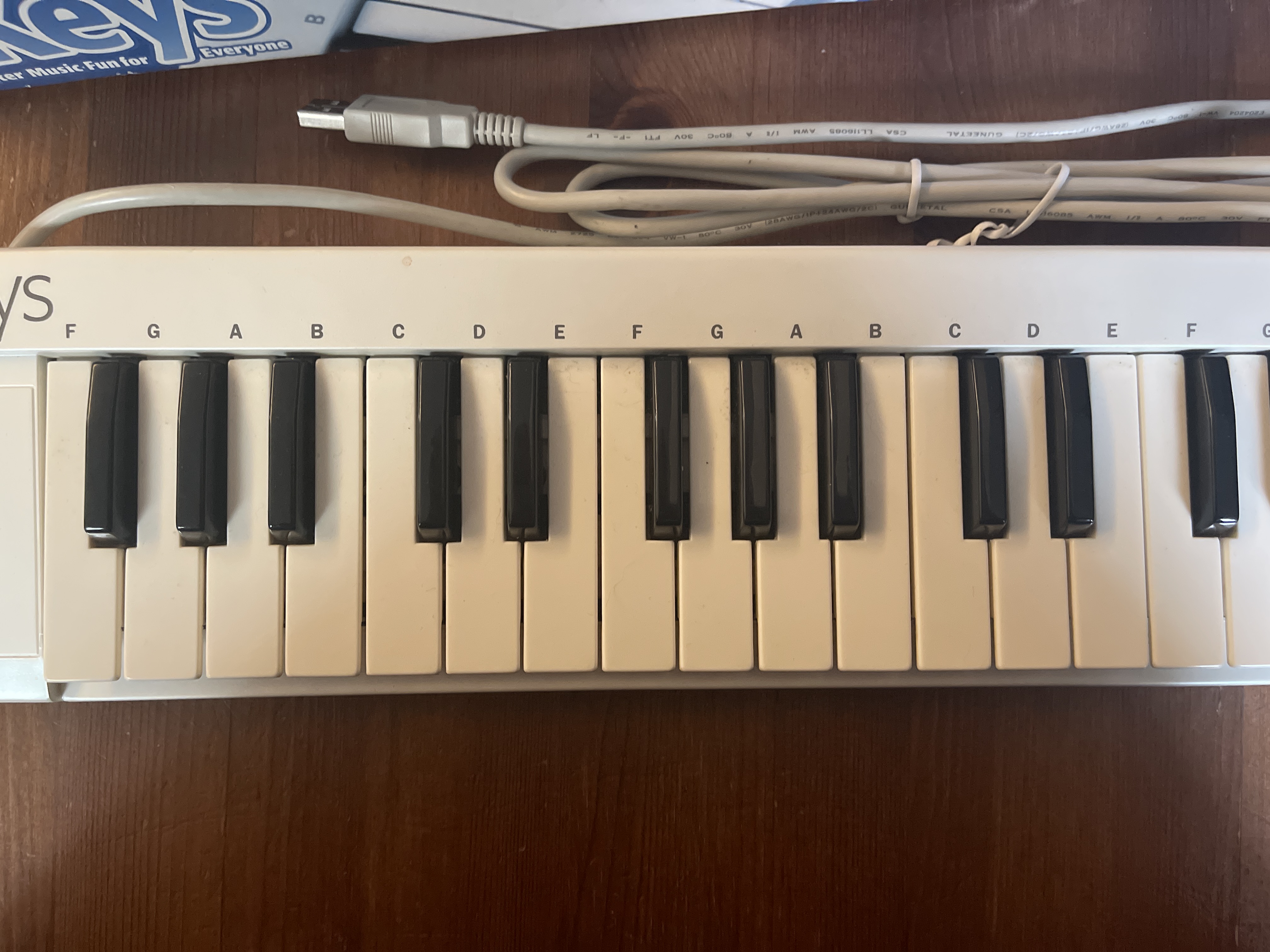 Evolution eKeys 37 (5058)