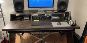 Vends bureau home studio Output Platform Studio Desk + Keyboard trail