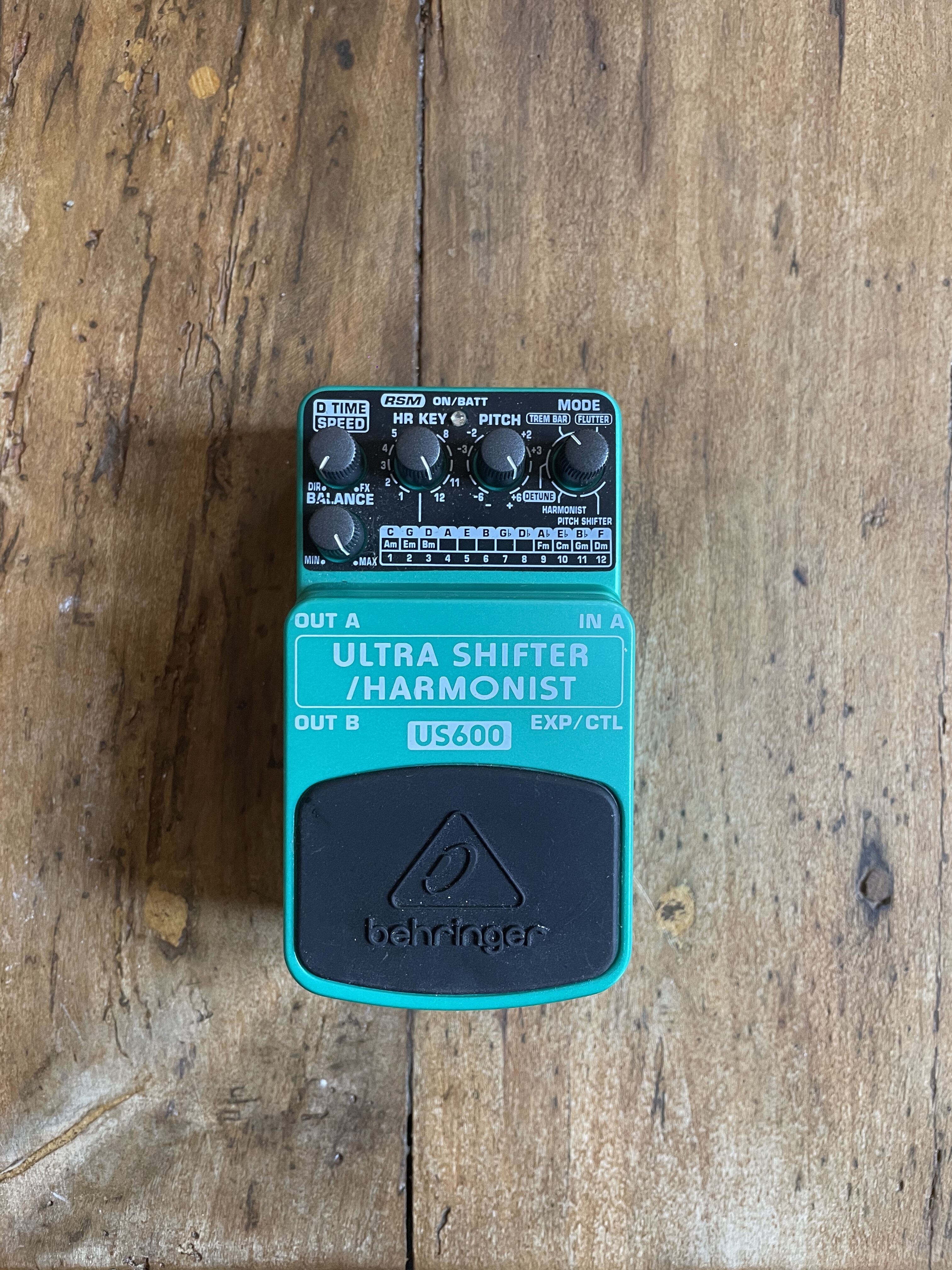 Rare Pédale Behringer Ultra Shifter Harmonist US600