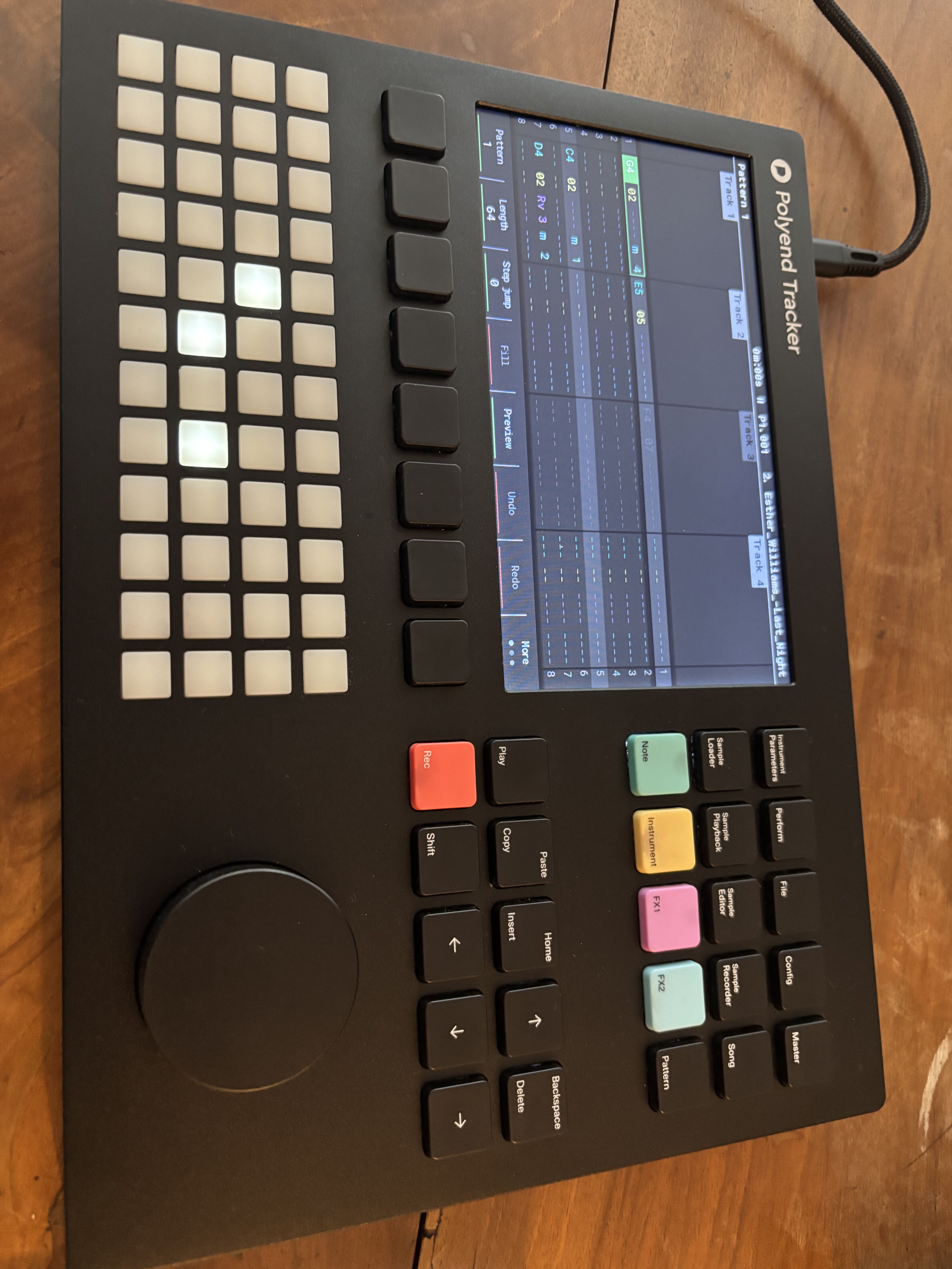 Vends Polyend Tracker (OG) - Très bon état - Port inclus