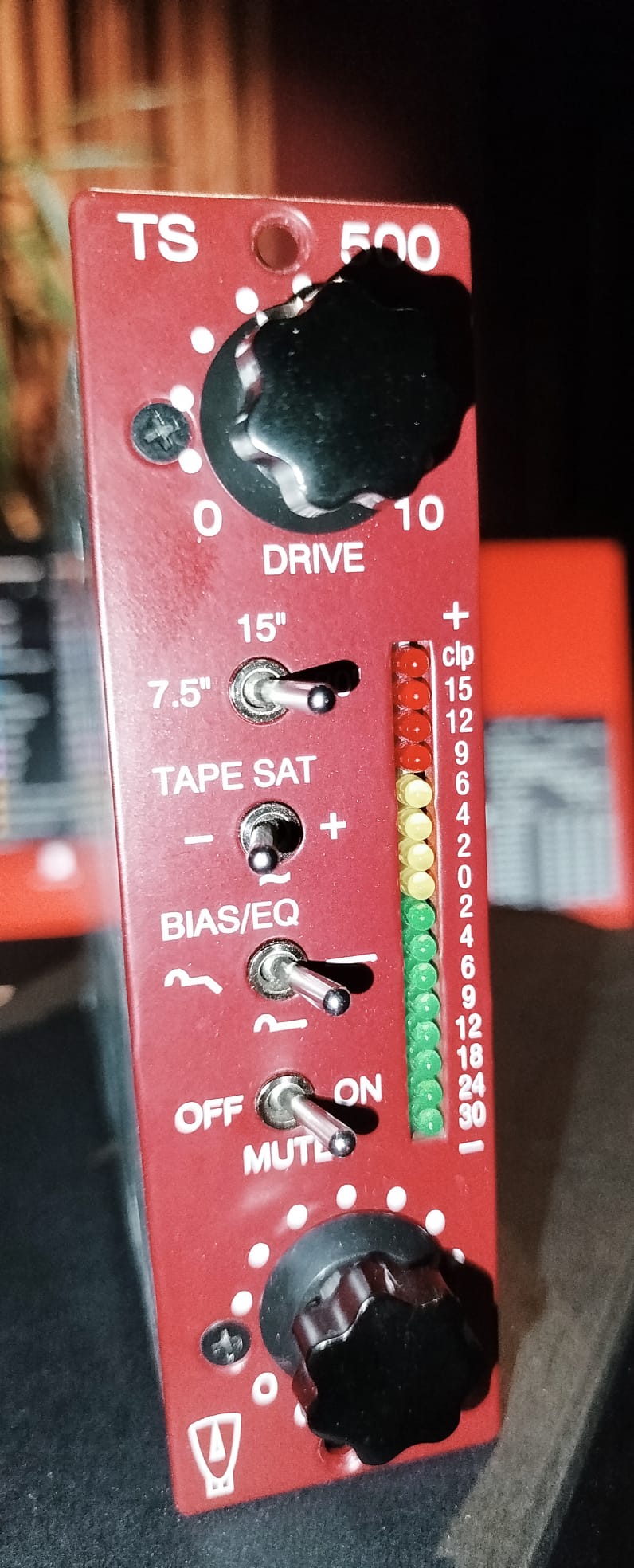 SATURATION -SOUND SKULPTOR TS500-