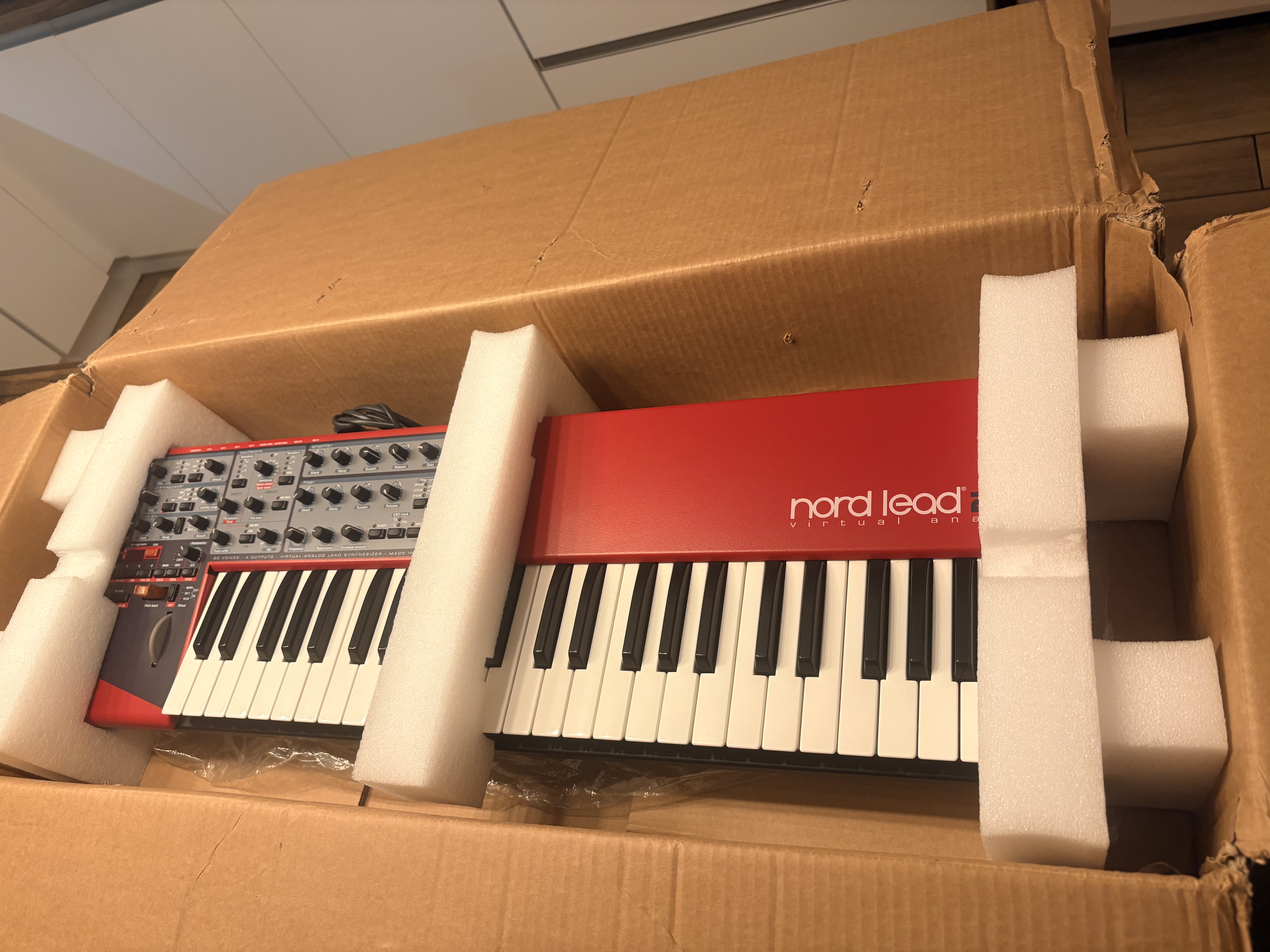 Clavia Nord Lead 2X avec boîte d’origine 