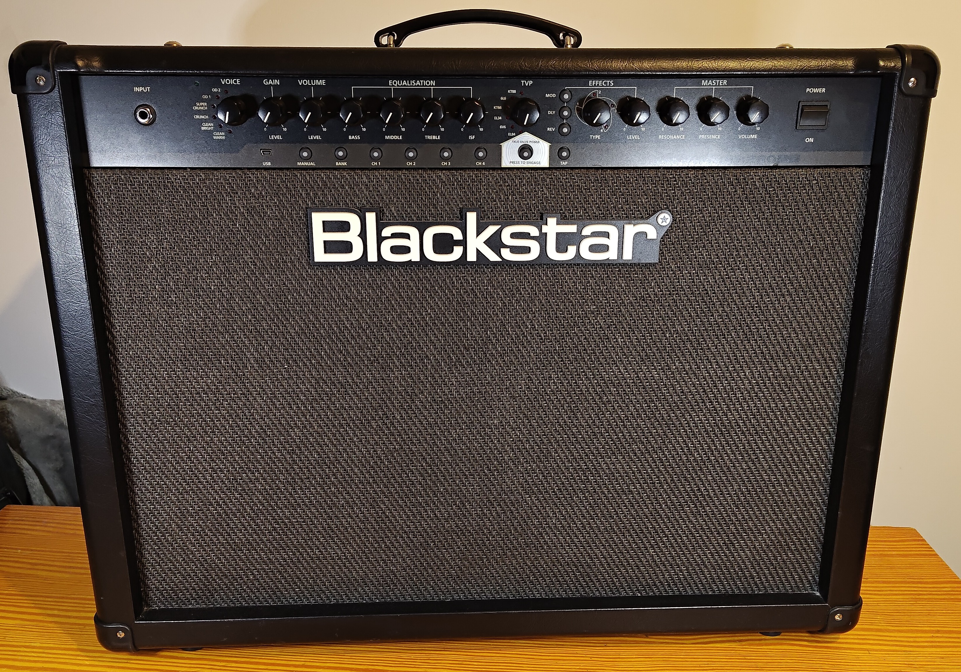 Vends Blackstar ID 260 TVP 2x60W avec son pédalier FS-10