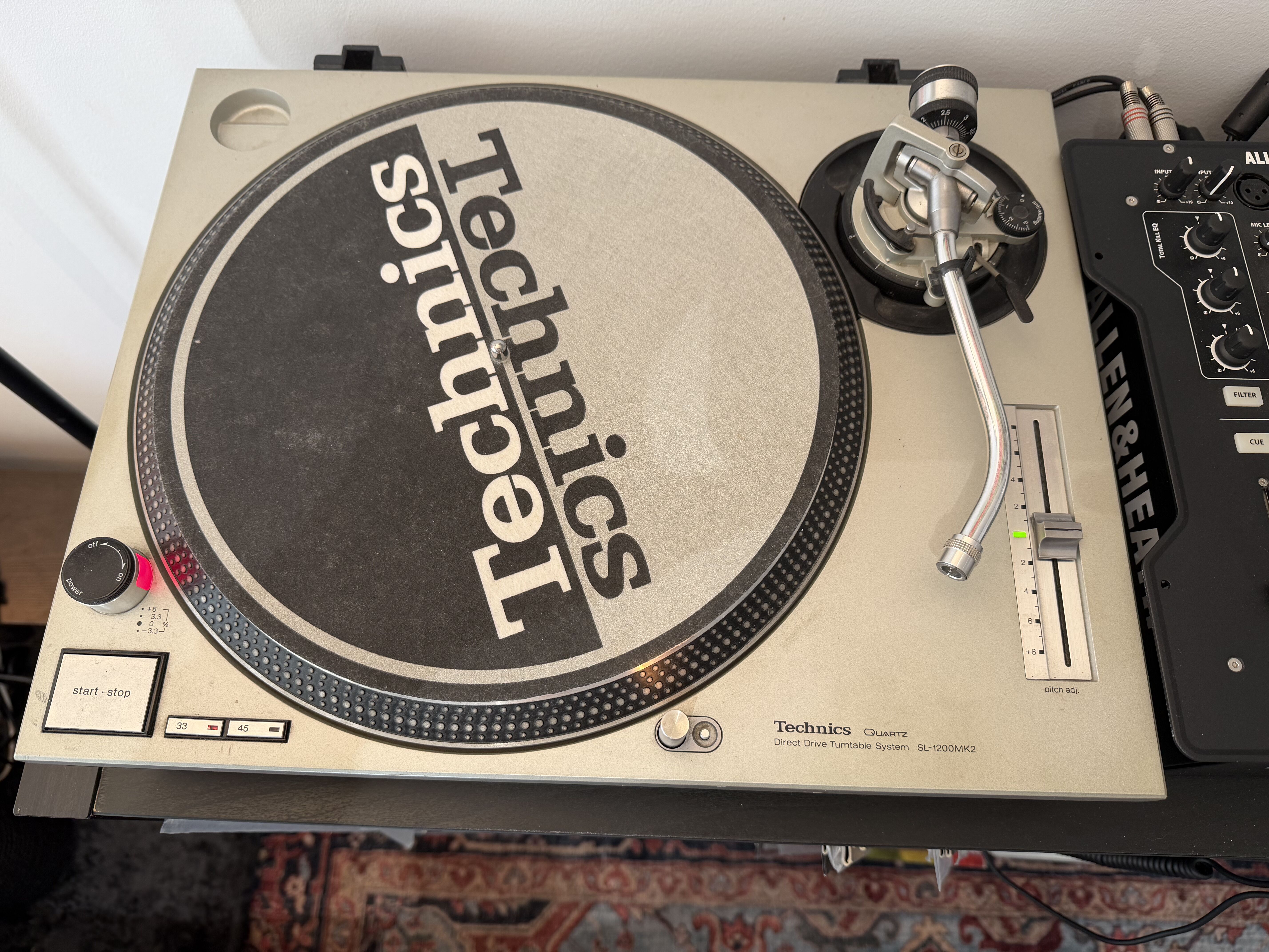 Technics SL1200 MK2 