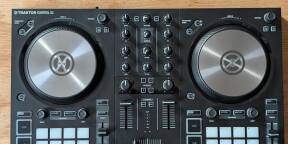 Contrôleur DJ Traktor Kontrol S2 mk3