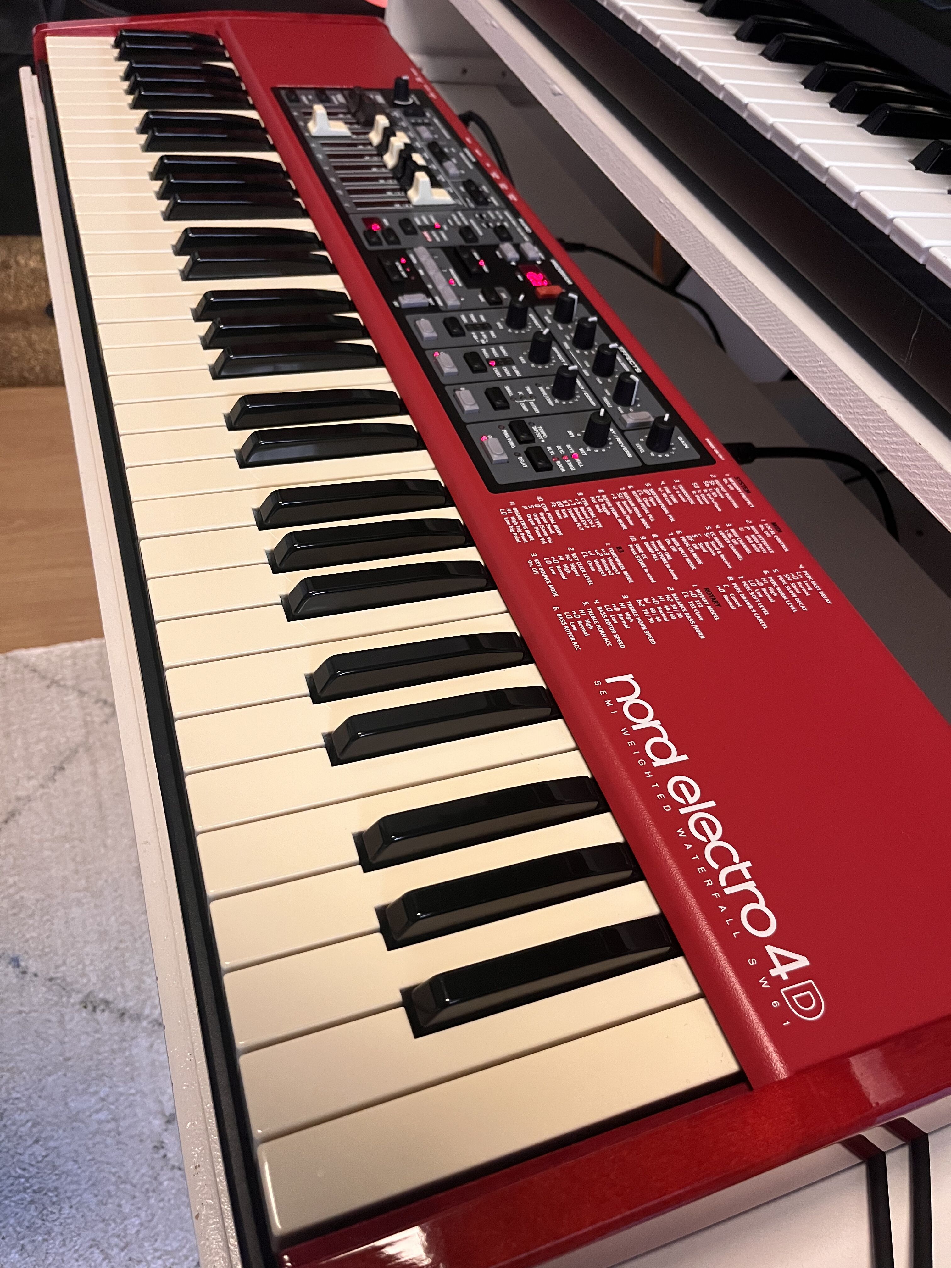 Nord Electro 4D 61 avec House Clavia Officielle