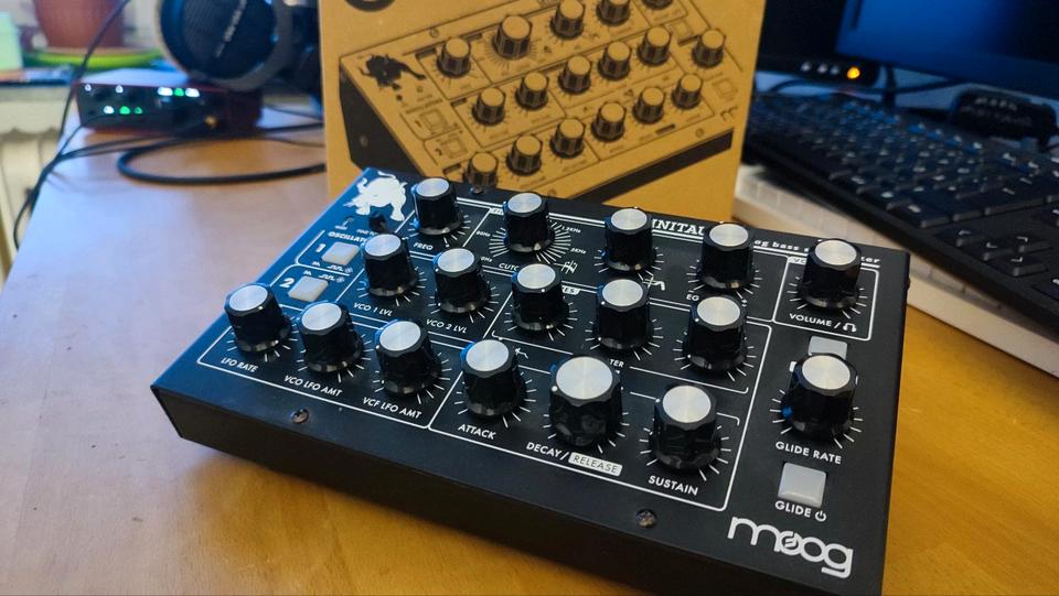 Synthétiseur analogique Minitaur