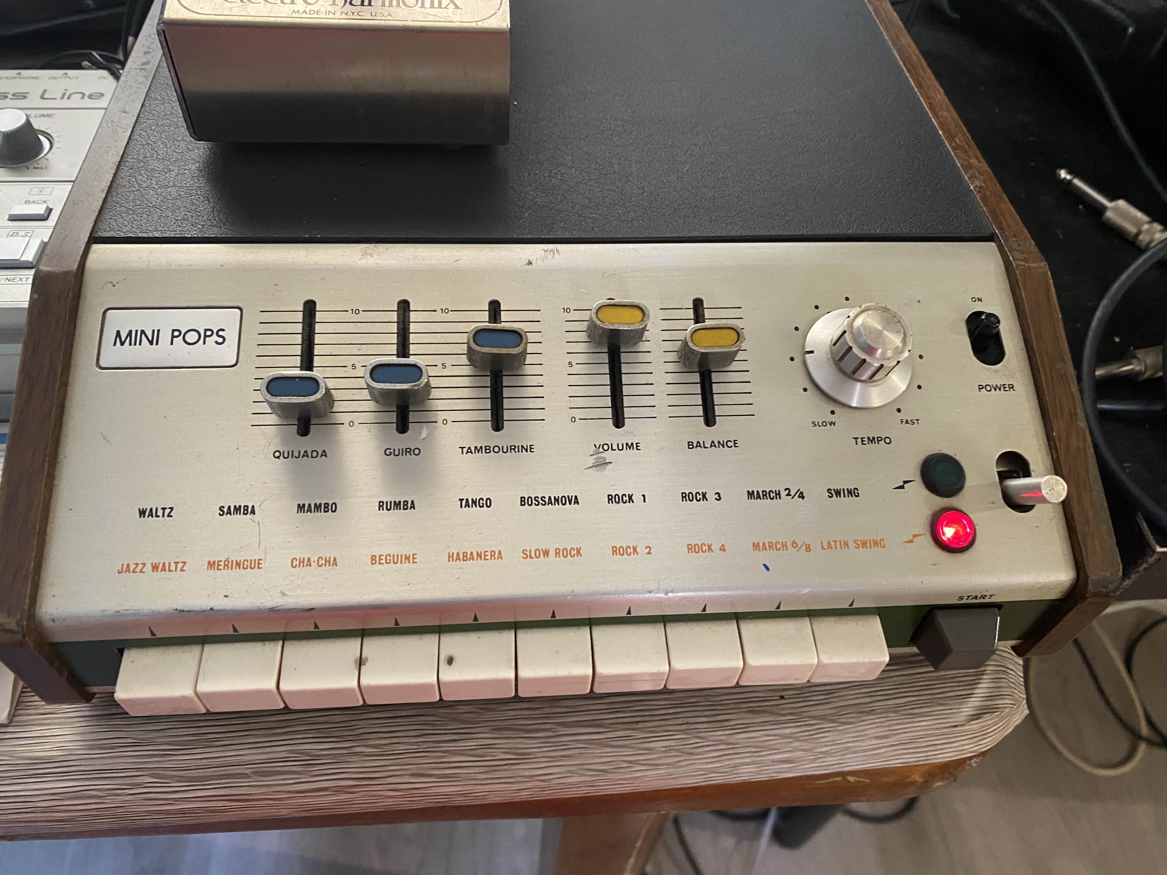 Vends Korg Minipops 7 midi Jarre Oxygene