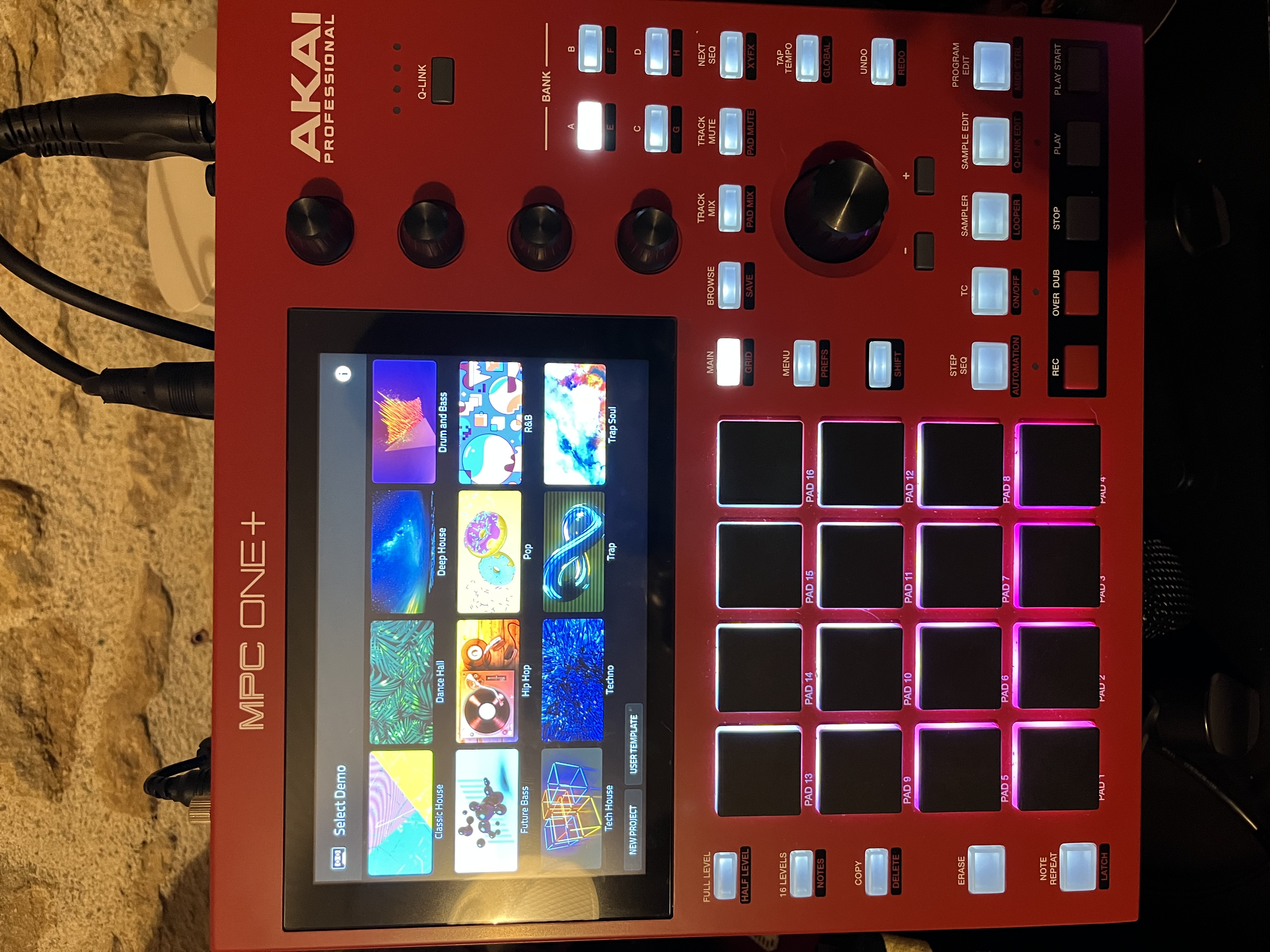 Vends Akai MPC One+ neuve 