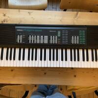 Vends synthétiseur numérique Yamaha PSR-32