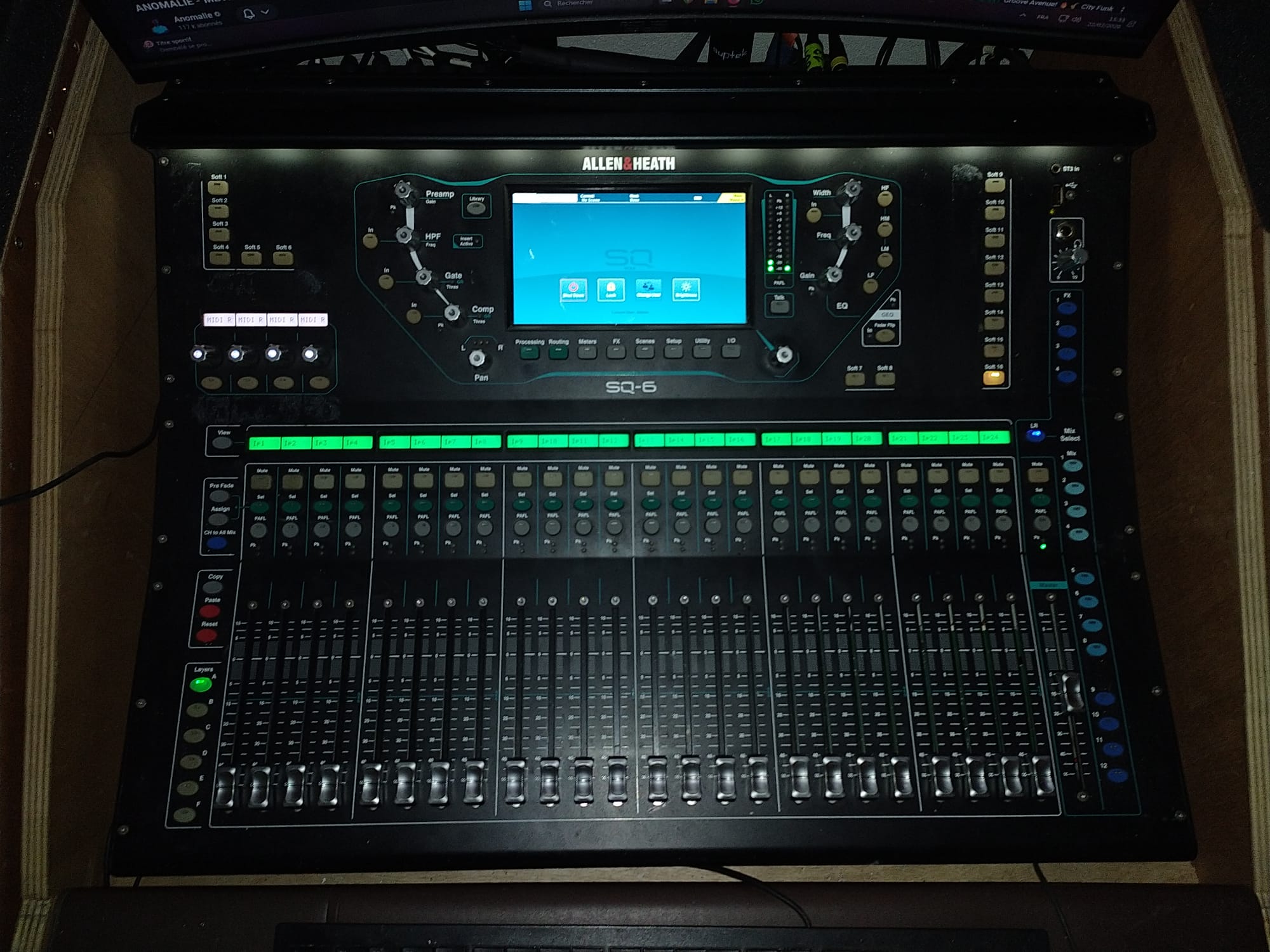 Allen & Heath SQ6 full plugins + Dante 32x32 V3 + AB168 + Touret Cat 5e