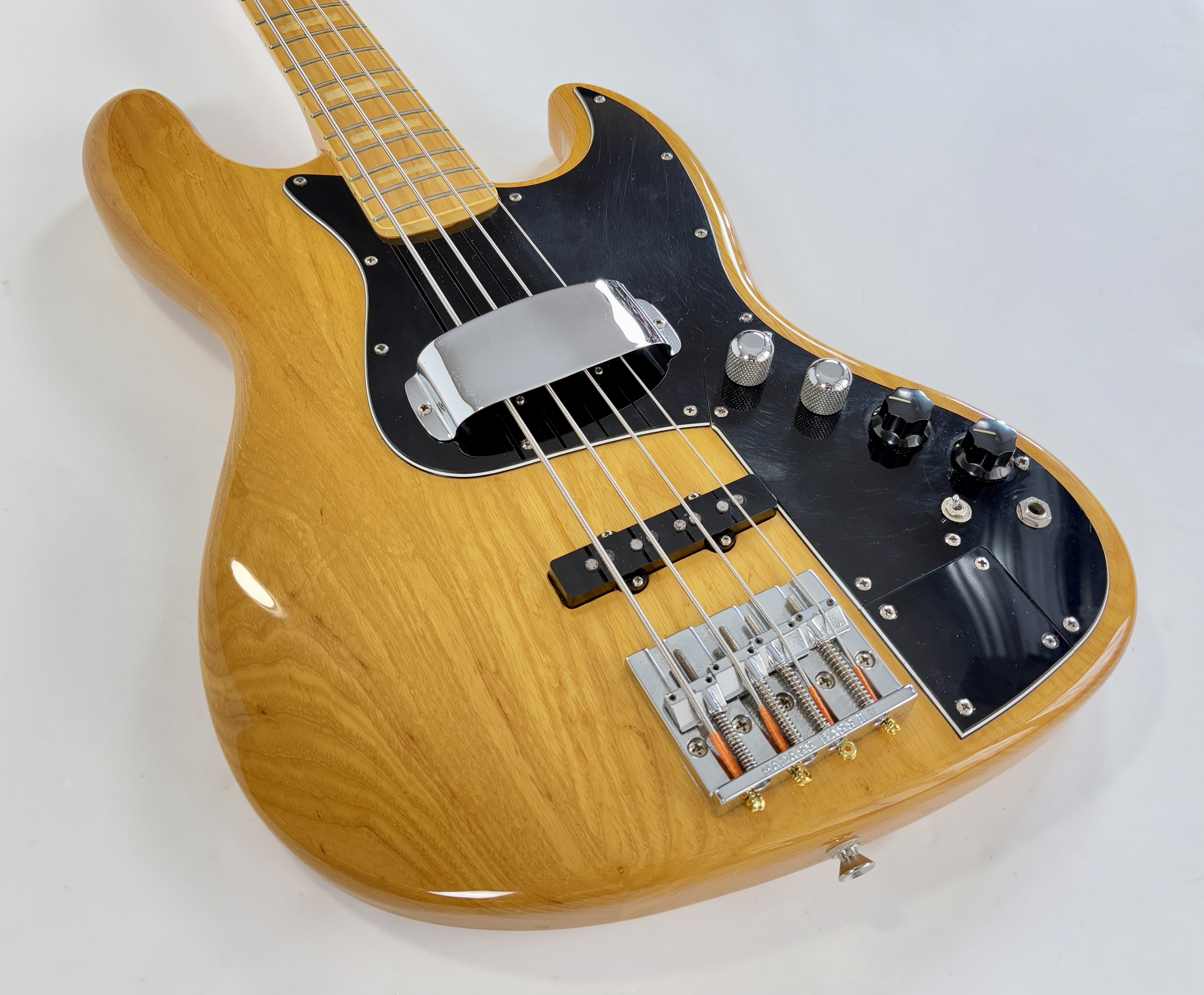 Fender Marcus Miller Jazz Bass (8283)