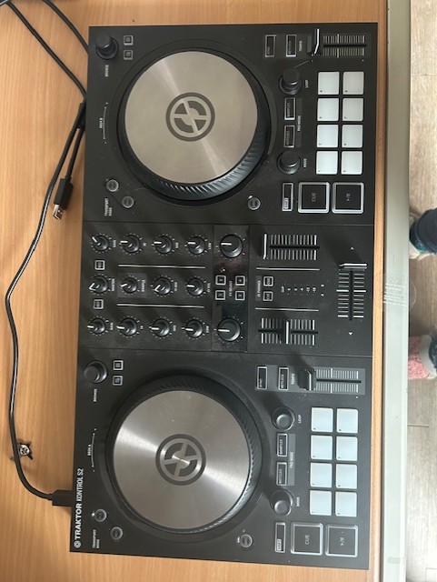 Table Traktor Kontrol S2 MK3