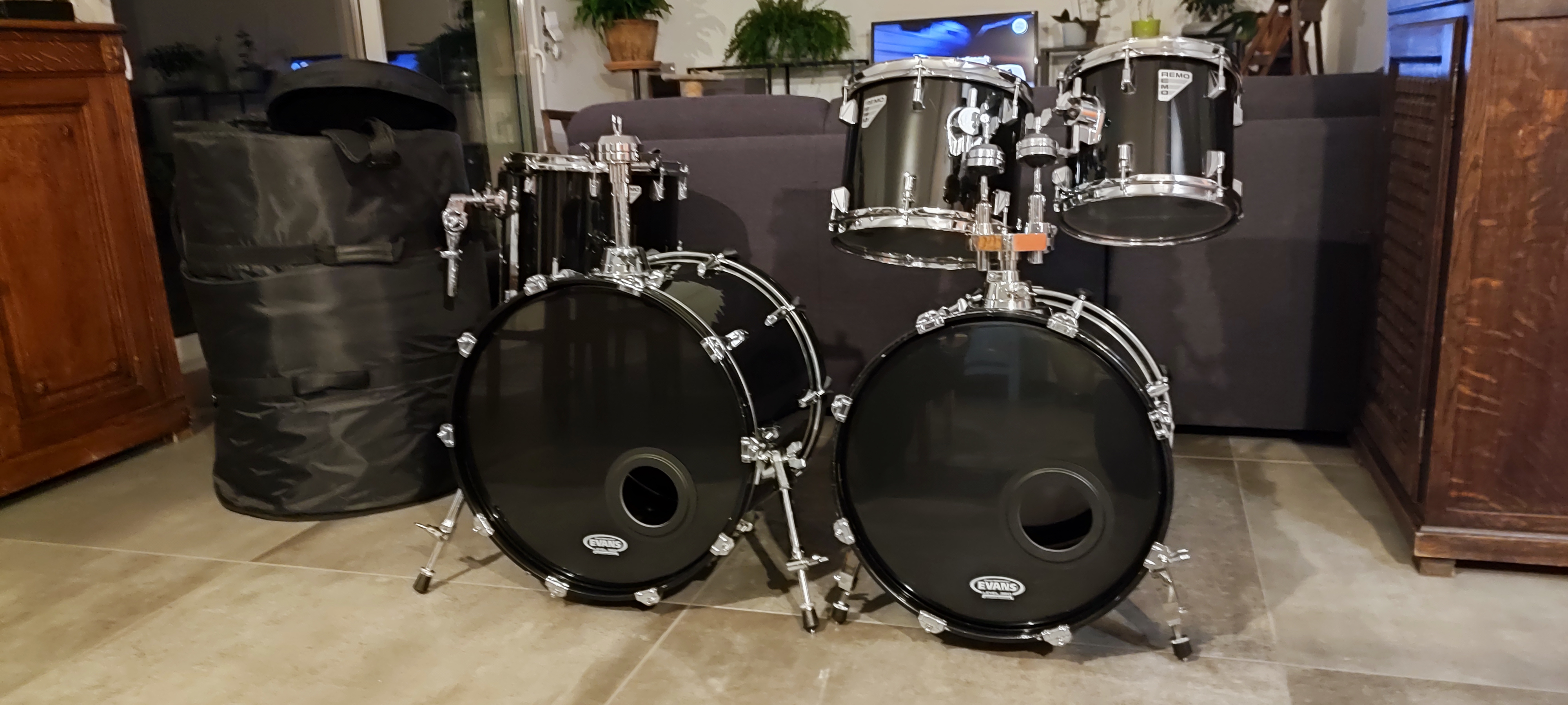 RARE Batterie REMO Be Bop 90' série Mastertouch avec 2 configurations grosses caisses 18 et 20" !