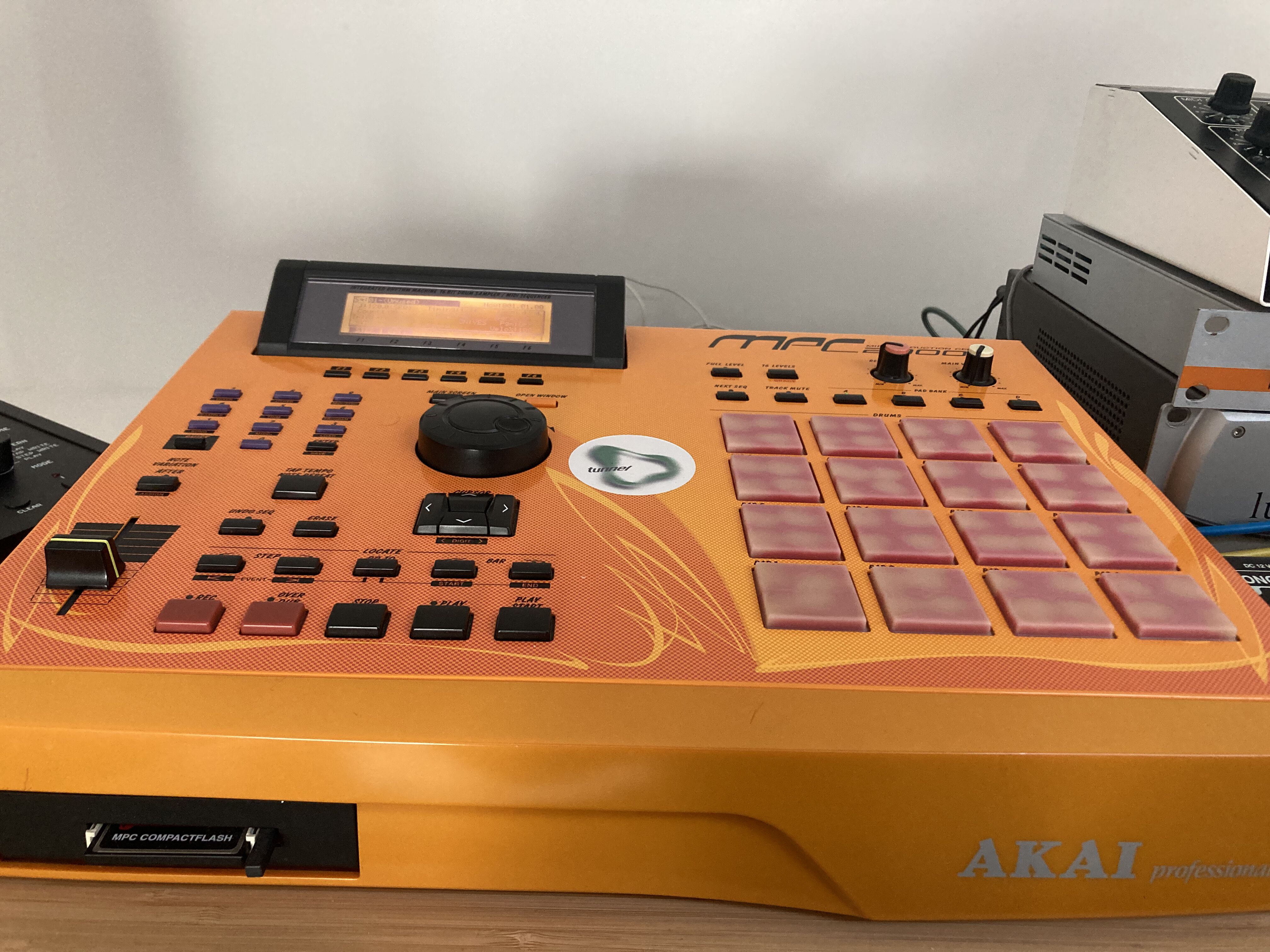 Vends MPC2000 xl limited edition orange parfait état