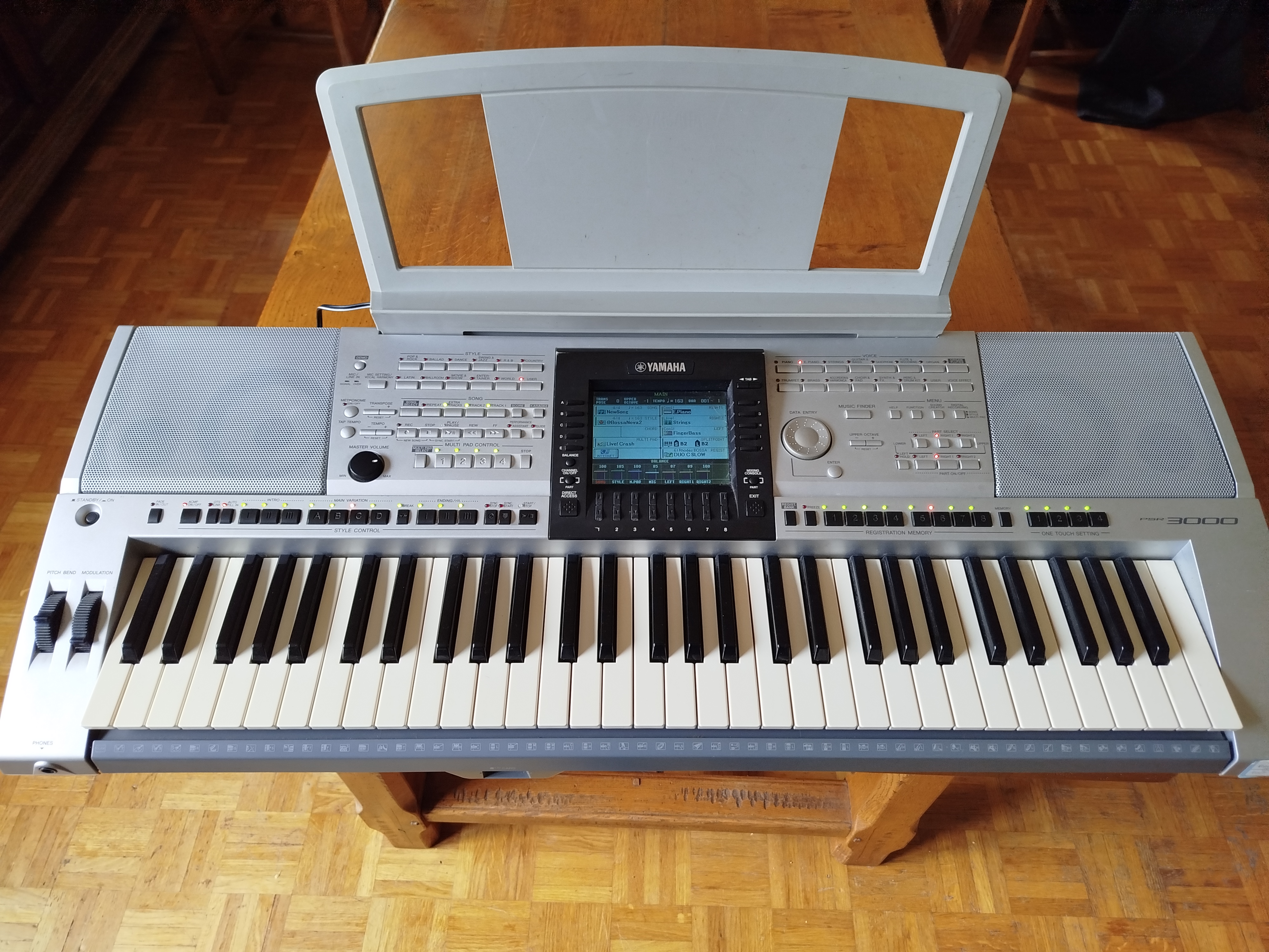 Vends arrangeur Yamaha PSR 3000