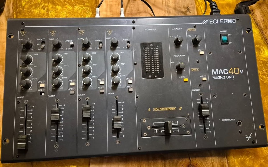 Ecler MAC 40V table de mixage