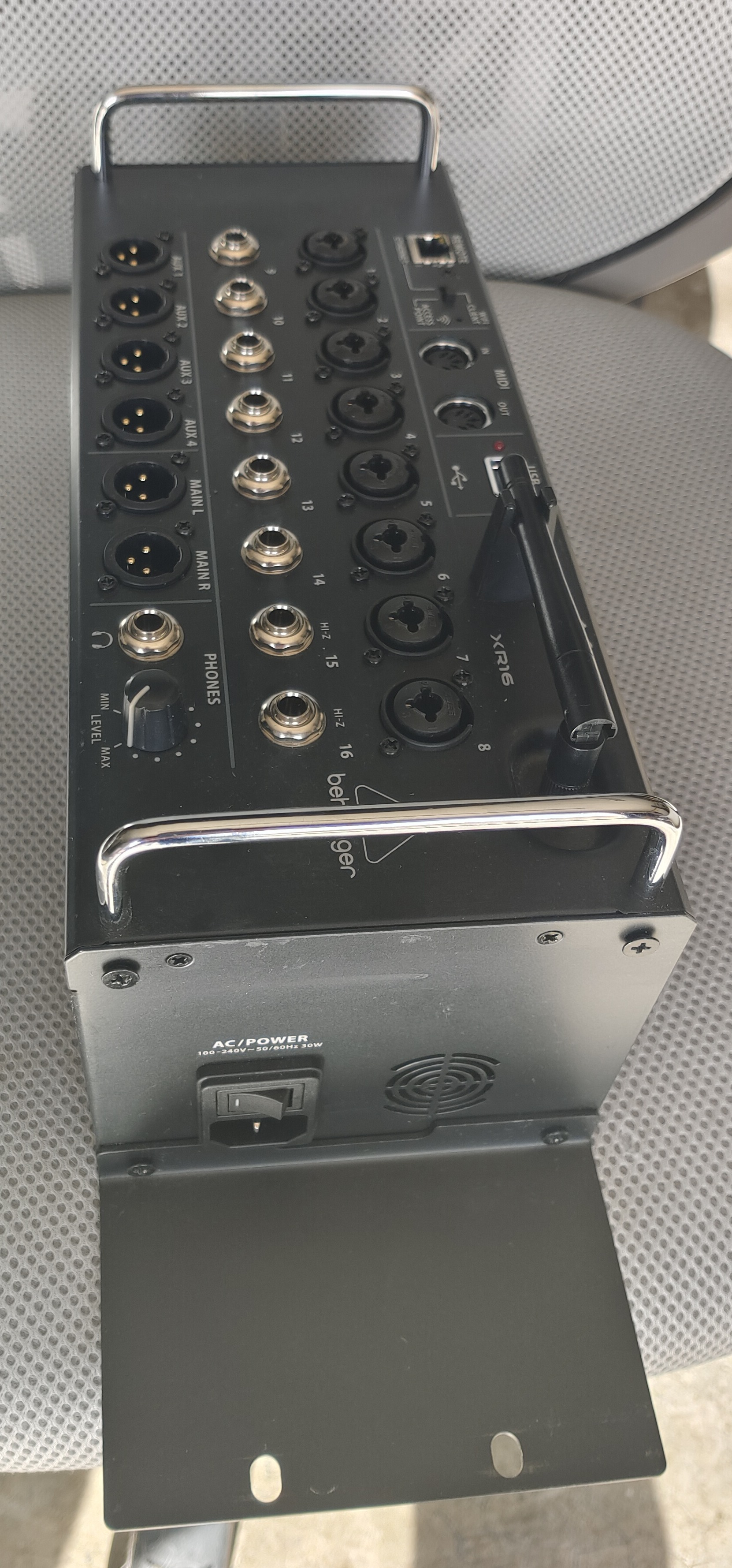 Behringer XR16 (43105)