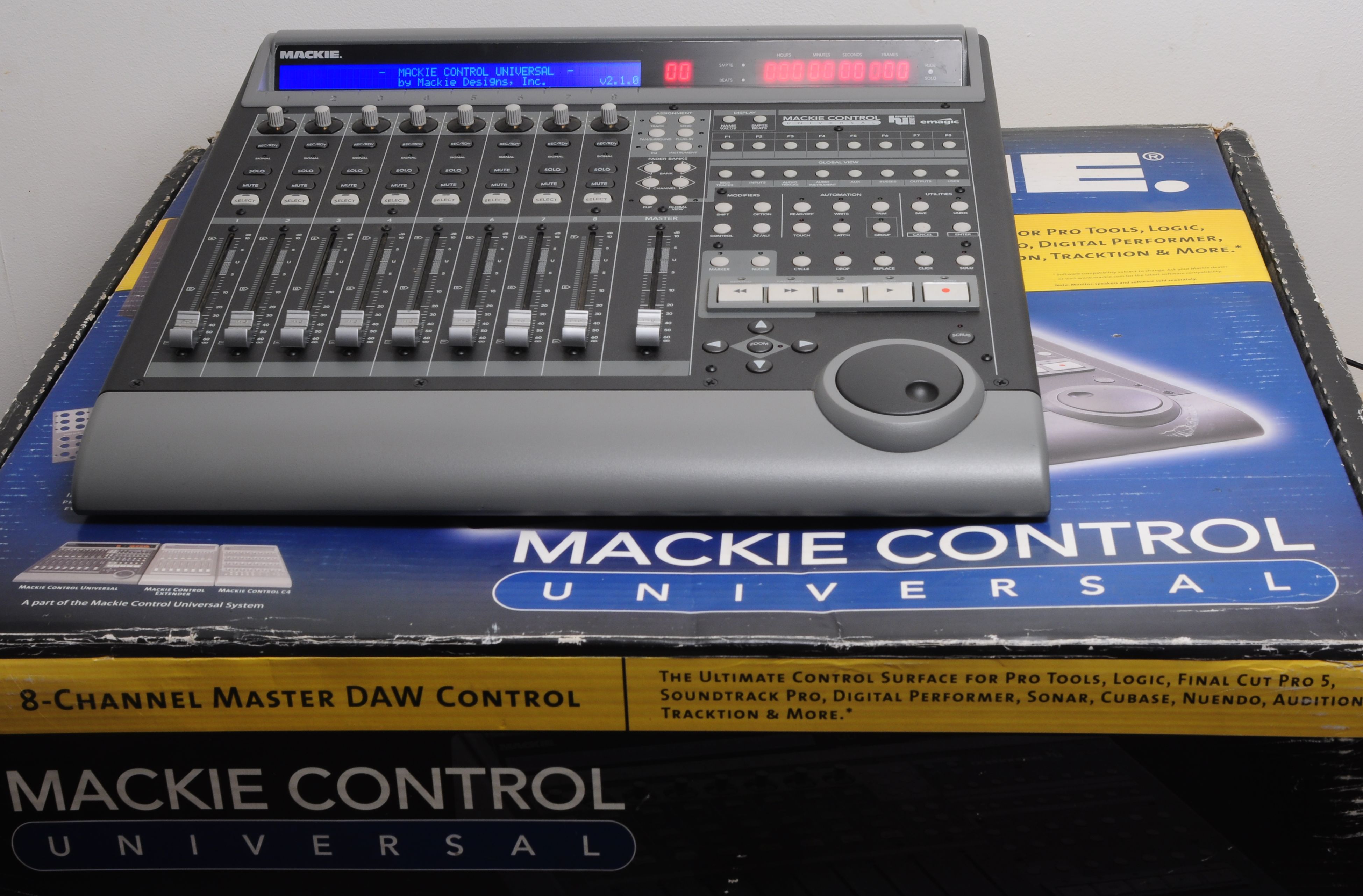 MACKIE CONTROL UNIVERSAL MCU controleur midi pour DAW état neuf