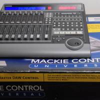 MACKIE CONTROL UNIVERSAL MCU controleur midi pour DAW état neuf