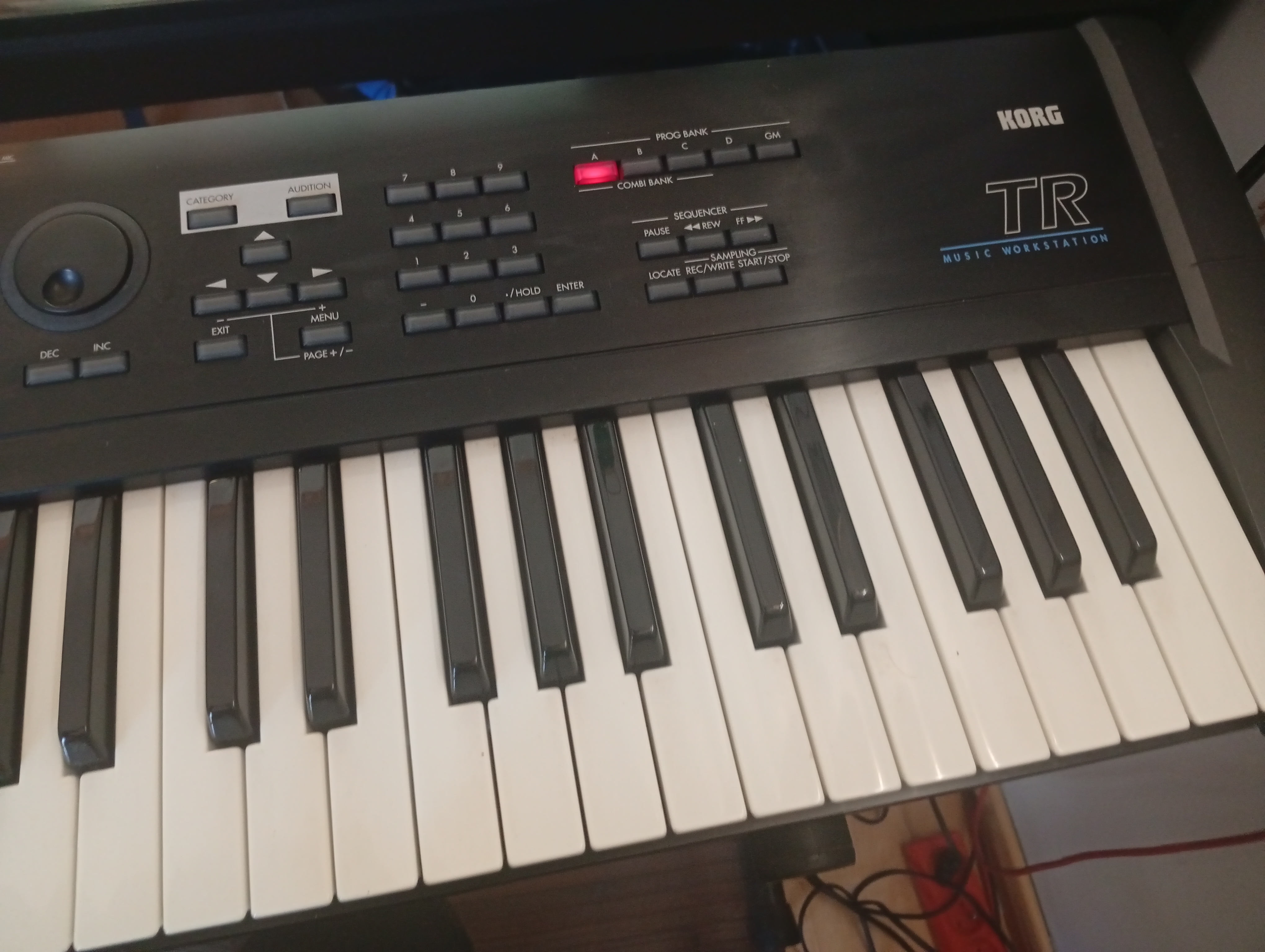 VENDS KORG TR 61 TT BON 6
