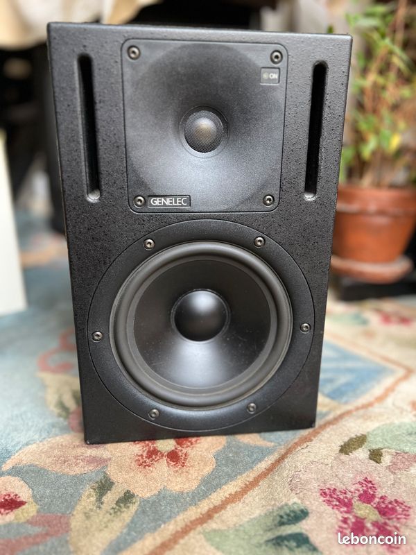 Paire enceintes monitoring Génélec 1030a