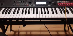 Vends/Échange clavier workstation Korg Kross 2 + accessoires - clavier midi 49 touches E-mu Xboard et carte son offerts