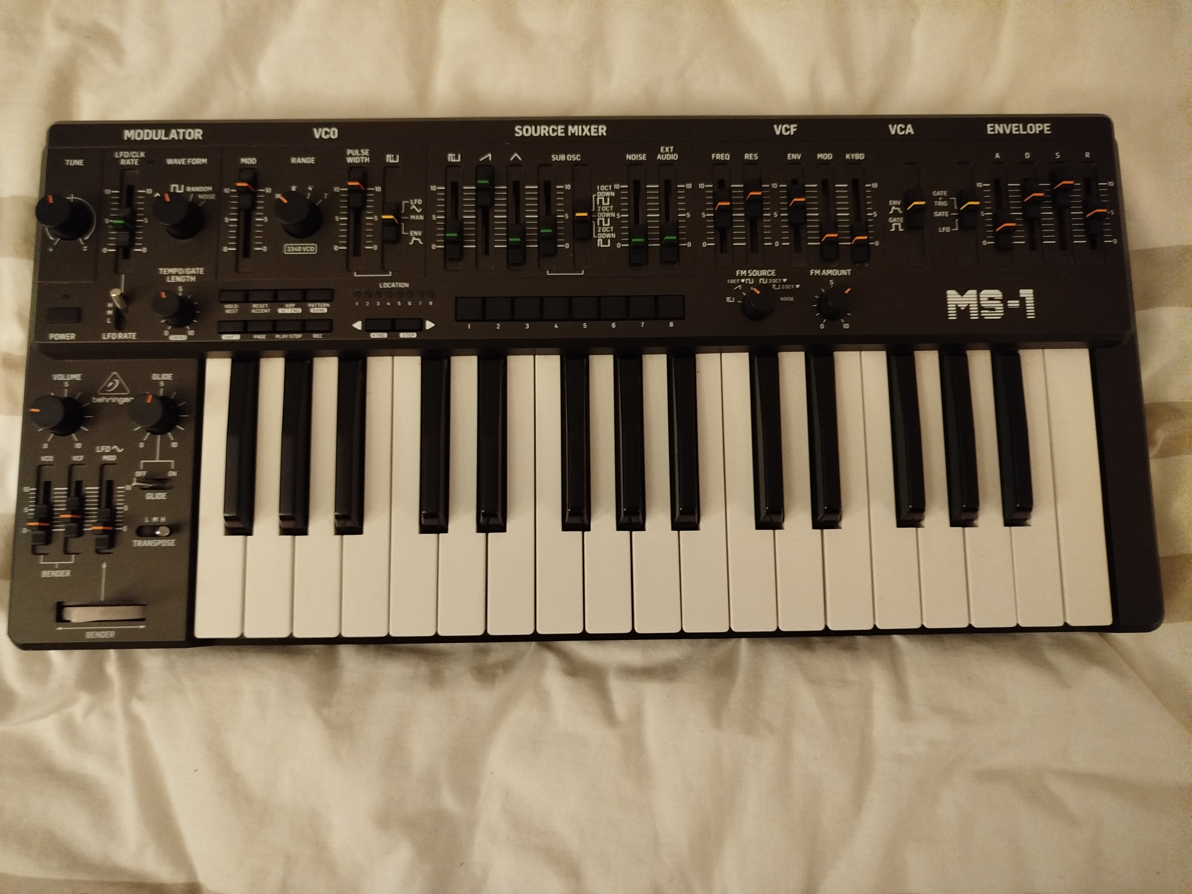 Behringer MS-1 première version mk1