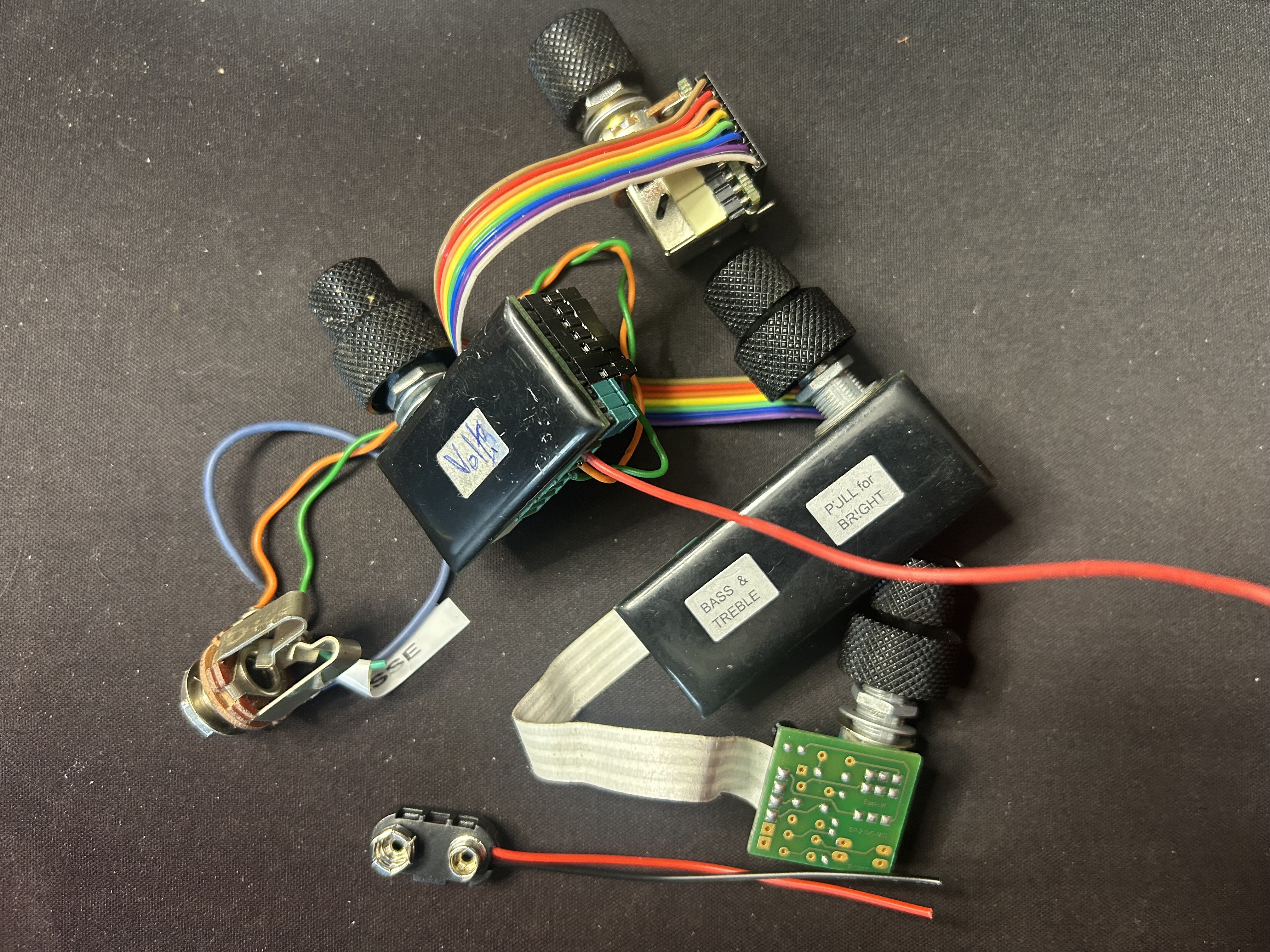 John East Uni-Pre 4 Knob Version - 3 Band Bass Preamp - Black