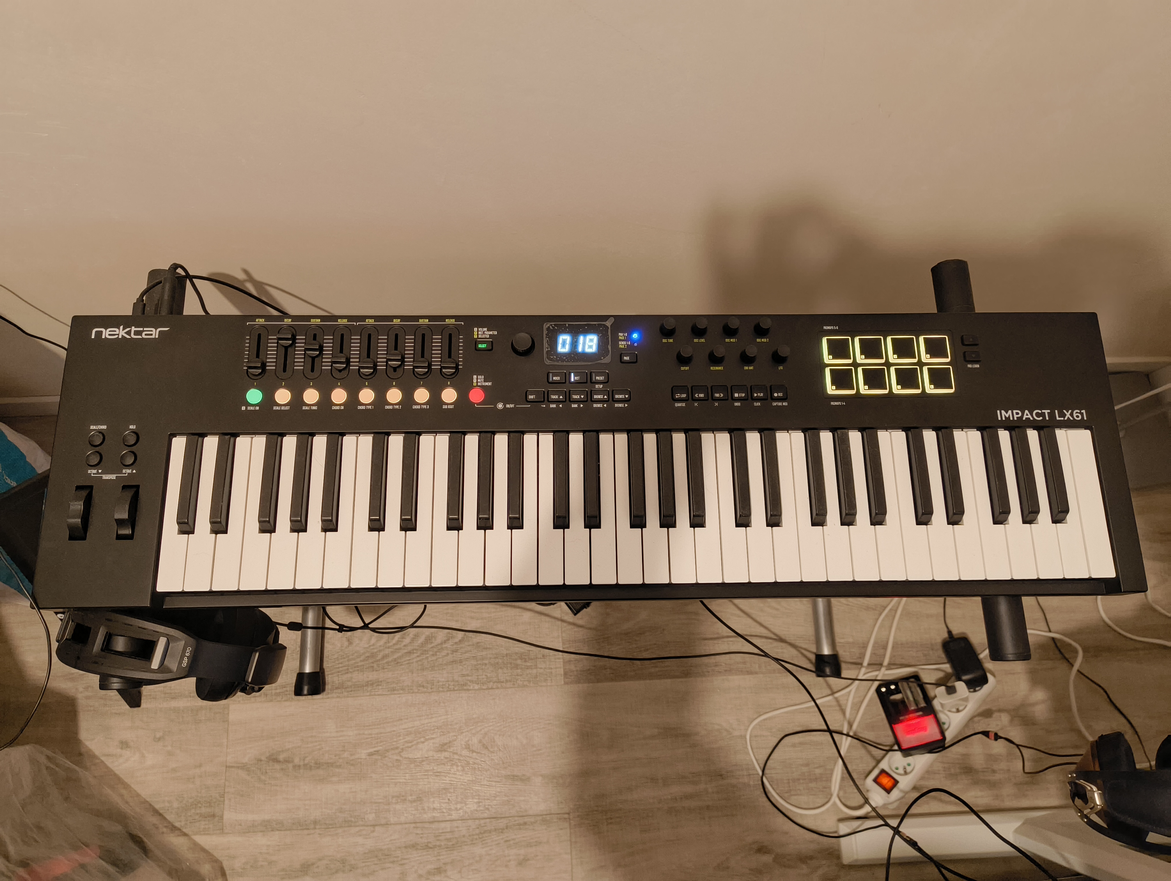 Je vends ce clavier midi, compagnon idéale pour Cubase ou Reason, ou Live Suite