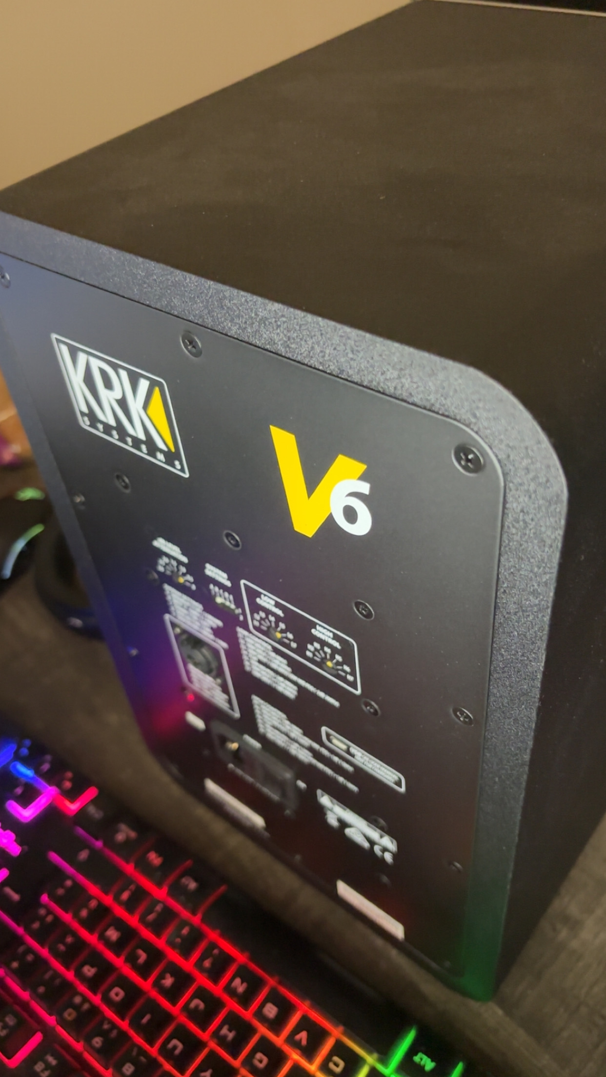 Vends paire de KRK V6S4 