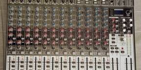 Table de mixage BEHRINGER Xenyx 2222FX
