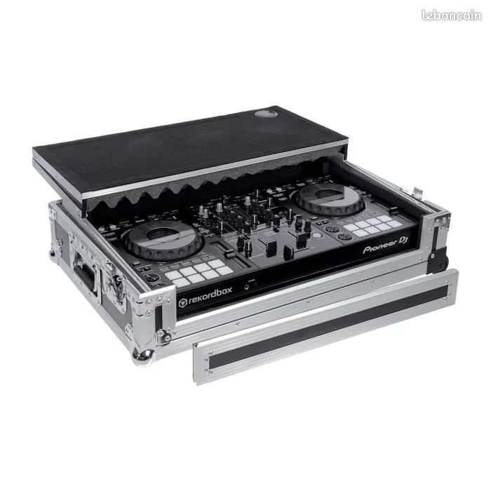 DDJ 800 + flightcase Plugger