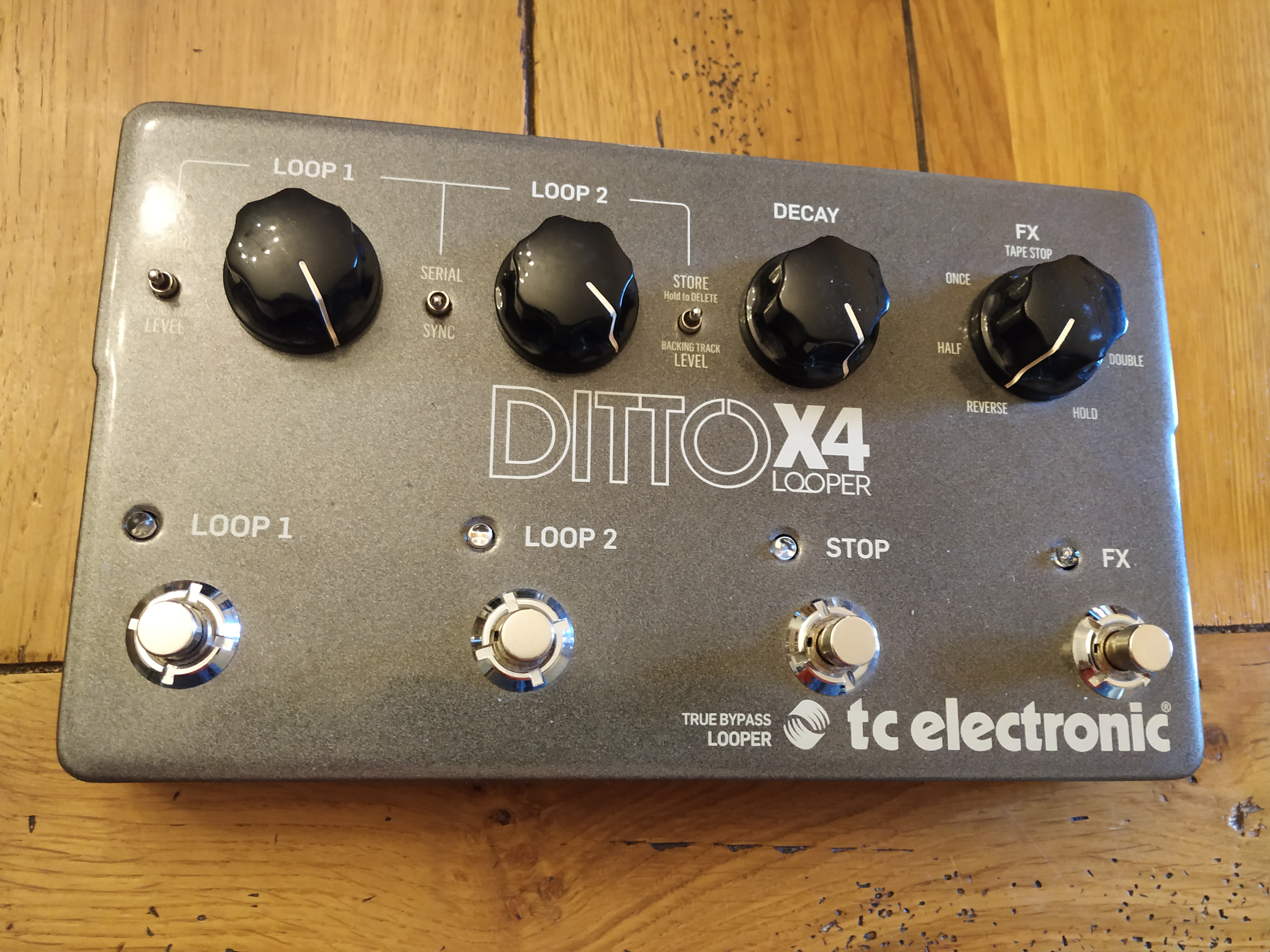 TC Electronic DItto X4 très bon état, carton d'origine et transfo