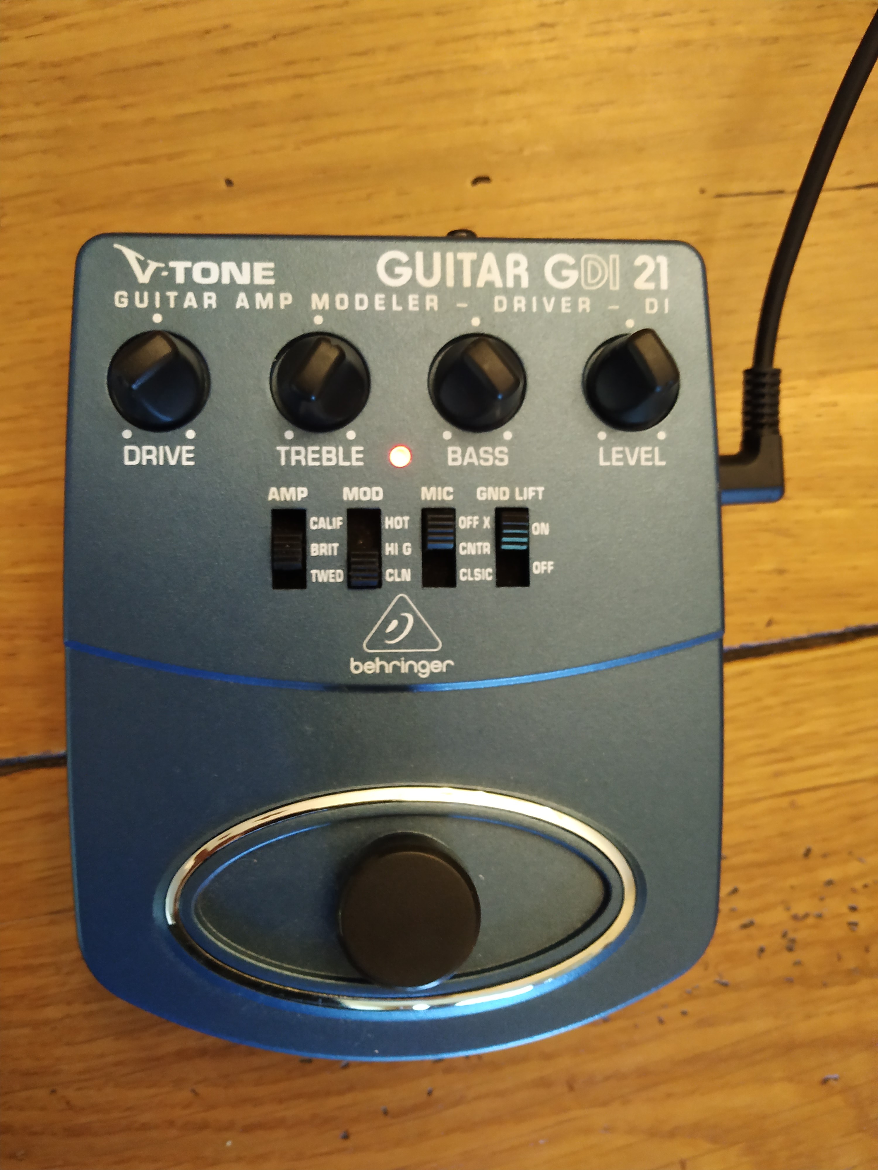 Simulateur d'amplis / DI pas cher pour guitare V-tone GDI21 comme neuf, port inclus