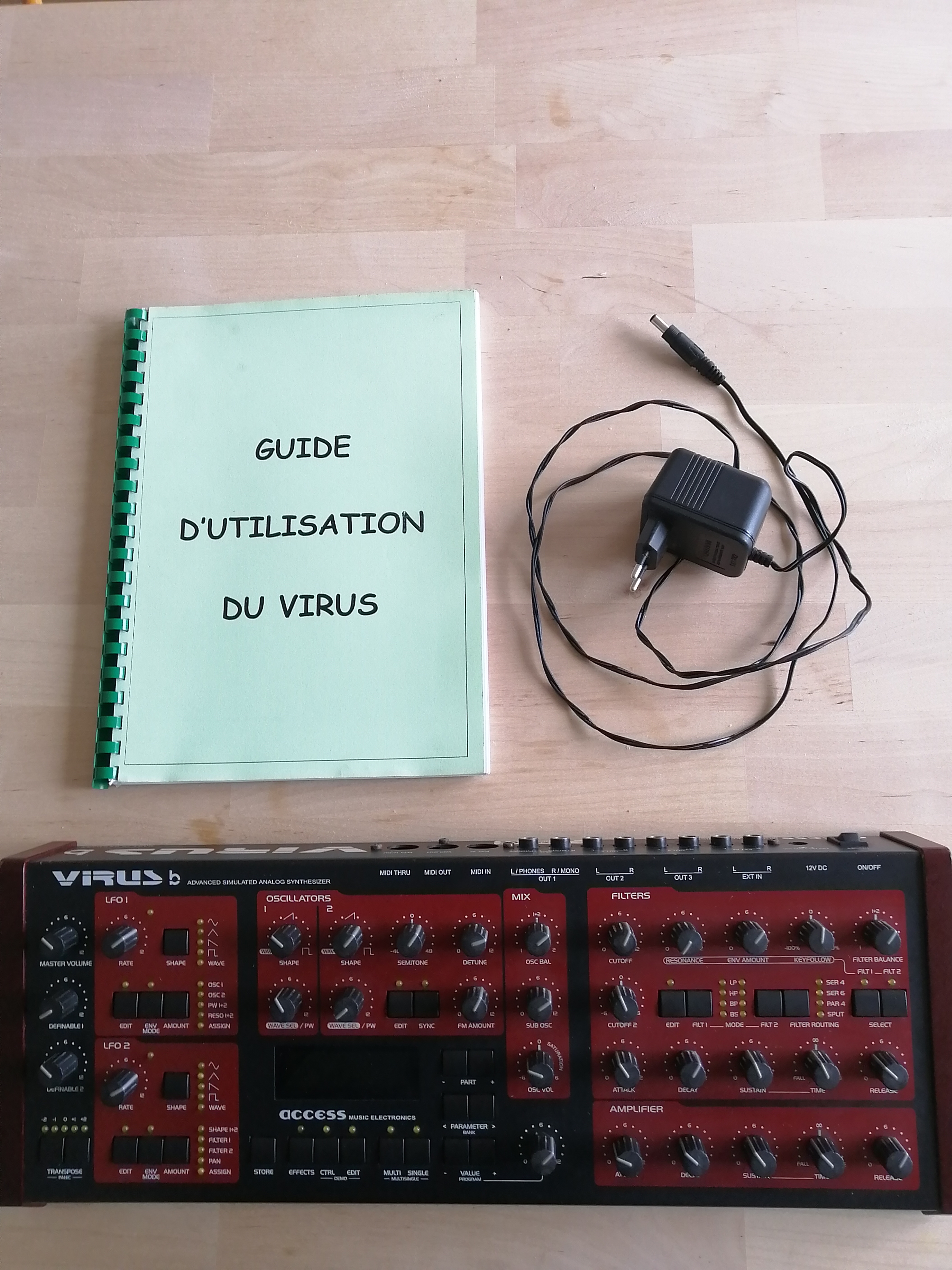 Vends Access Virus b