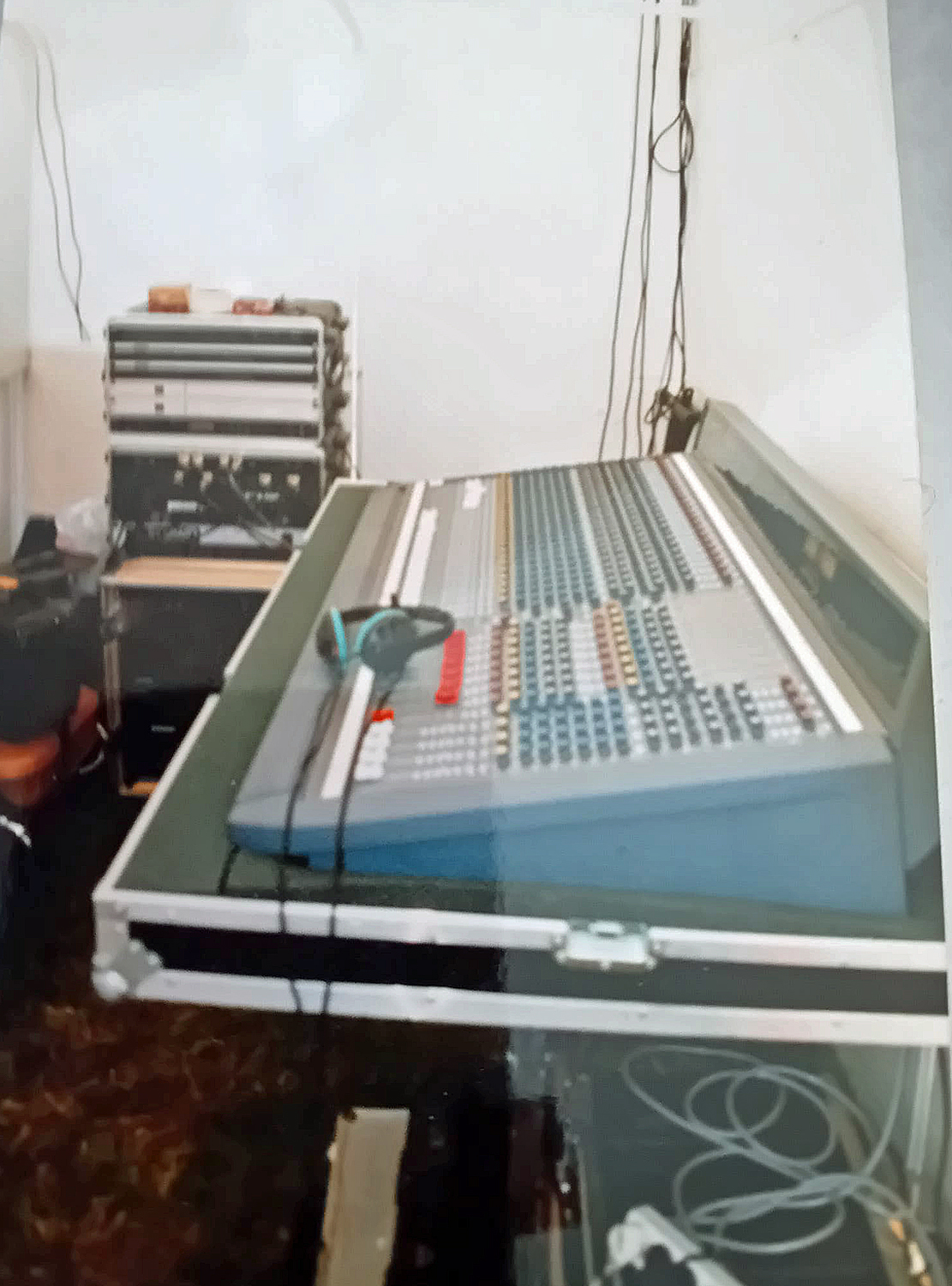 Vends table de mixage SOUNDCRAFT DELTA 8 28/8/2 