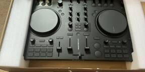 Contrôleur DJ native instruments Traktor MX2 acheter le 22 janvier dernier sous garantie trois ans