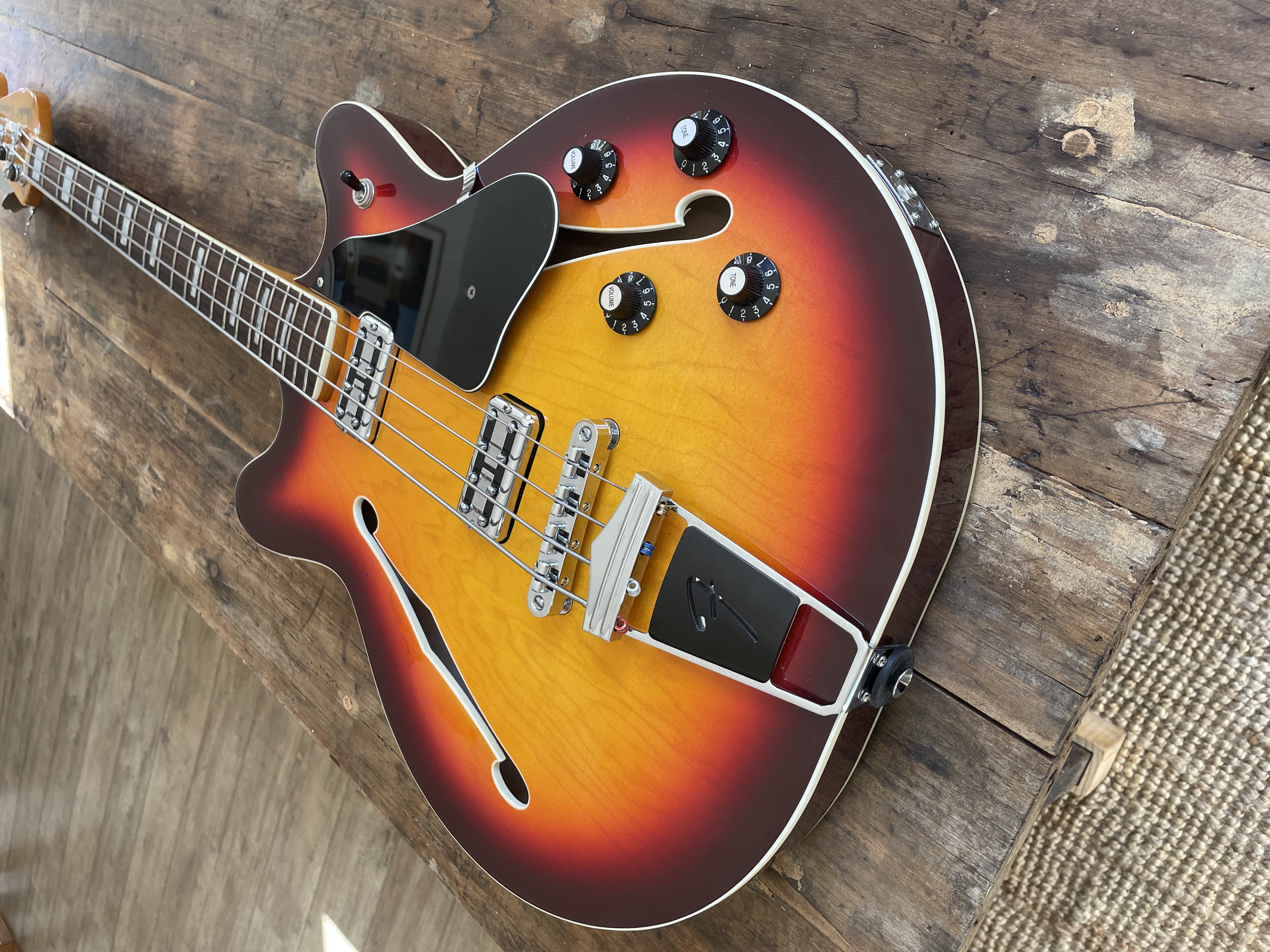 Fender Modern Player Coronado Bass (53811)
