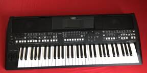 VENDS CLAVIER YAMAHA PSR 600