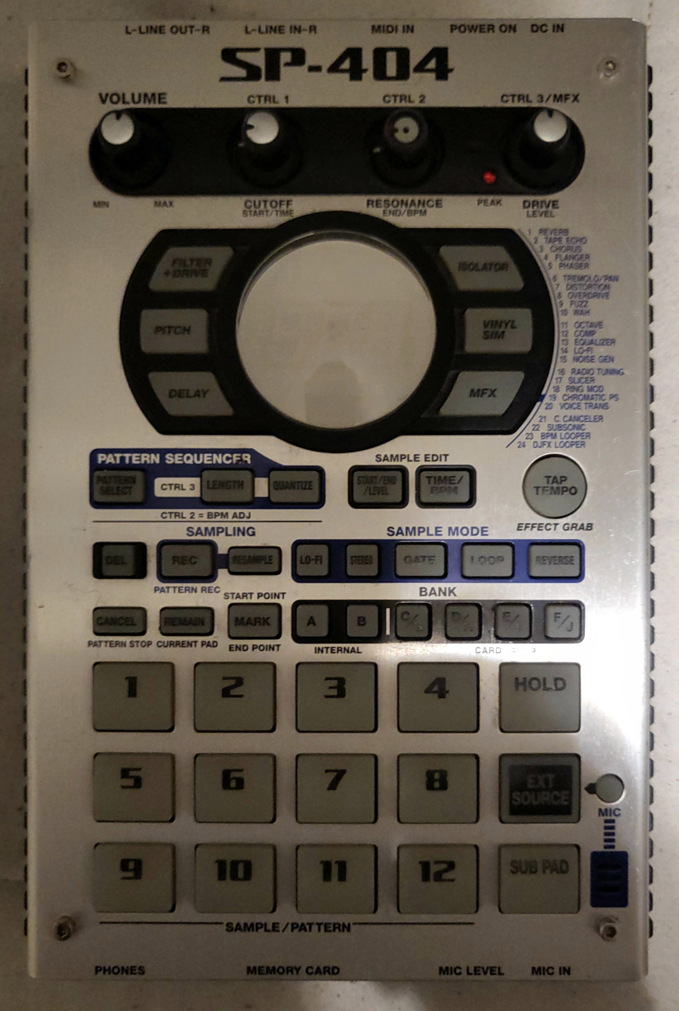 Roland Sp404. sampler a réparer ou pour pièce