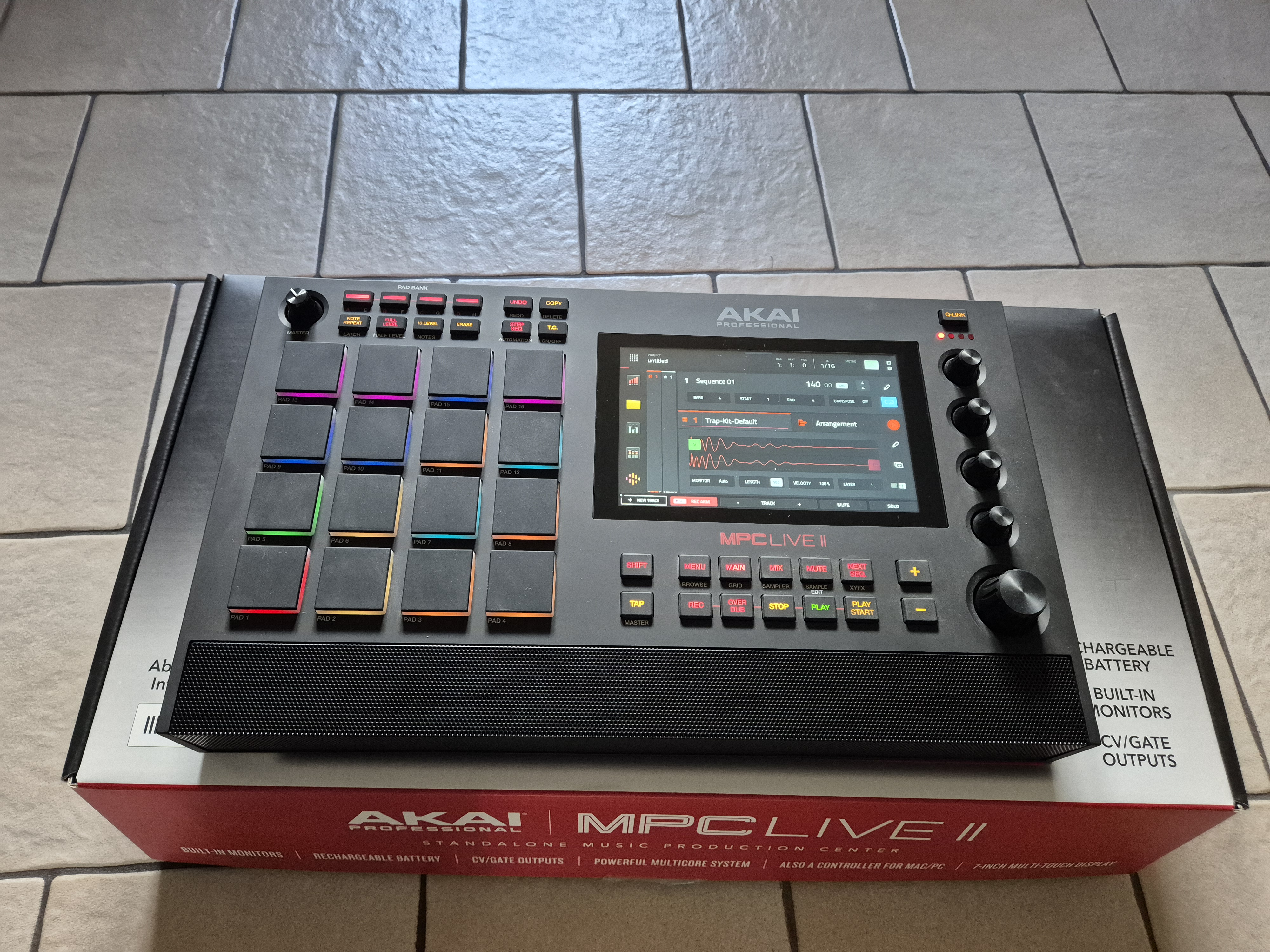 Vends Akai MPC Live 2