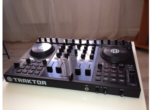 Native Instruments Traktor Kontrol S4 (91752)