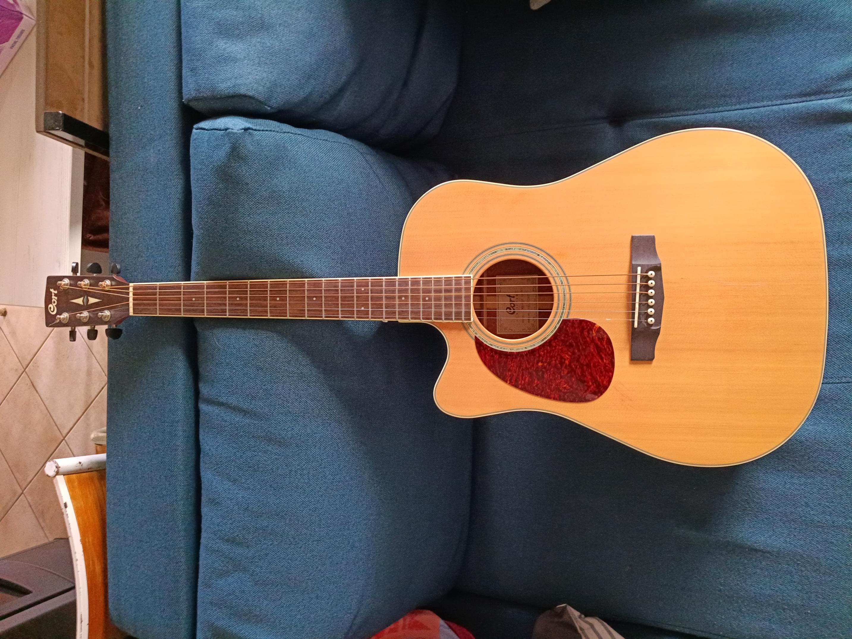 Guitare gaucher électro-acoustique CORT MR710F neuve