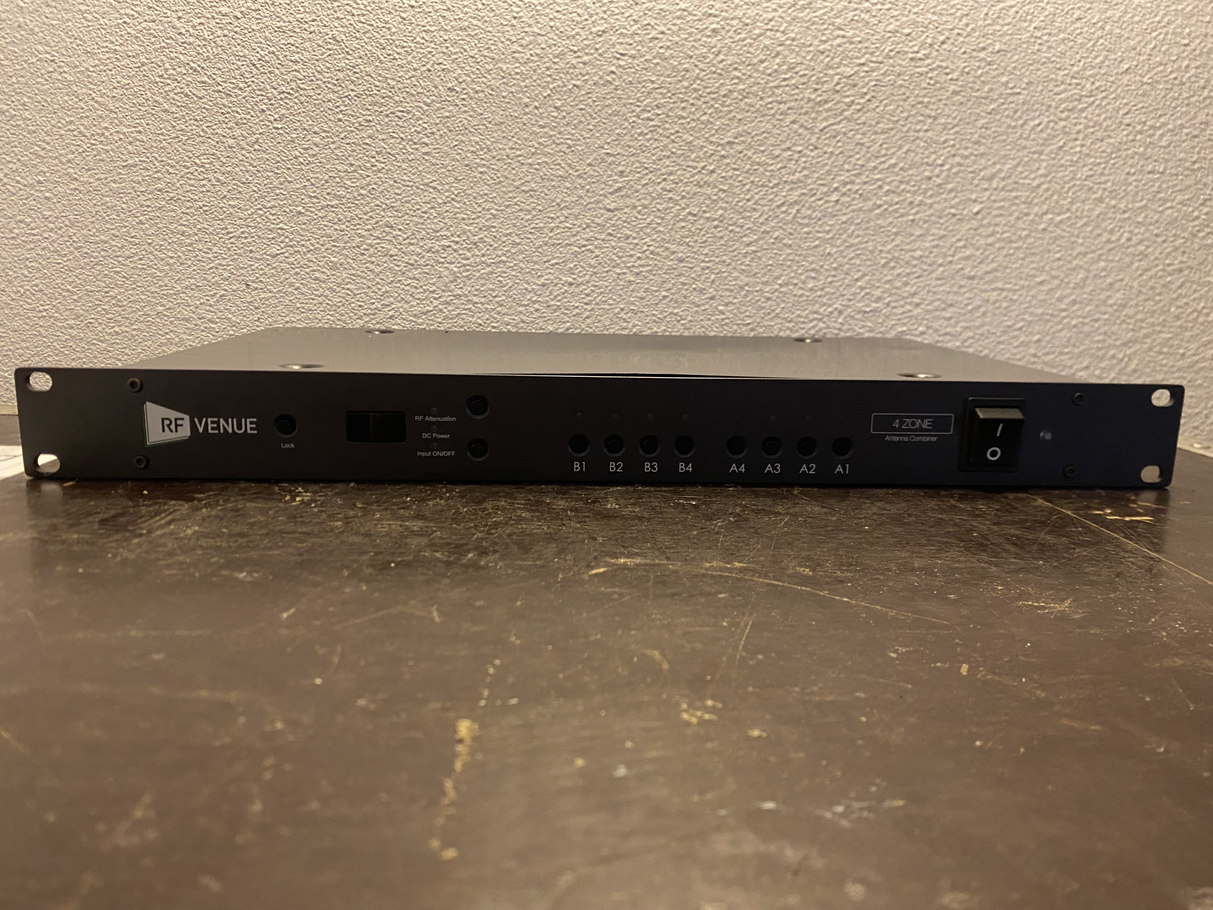 Vend Combiner d’antennes RF VENUE 4 ZONES