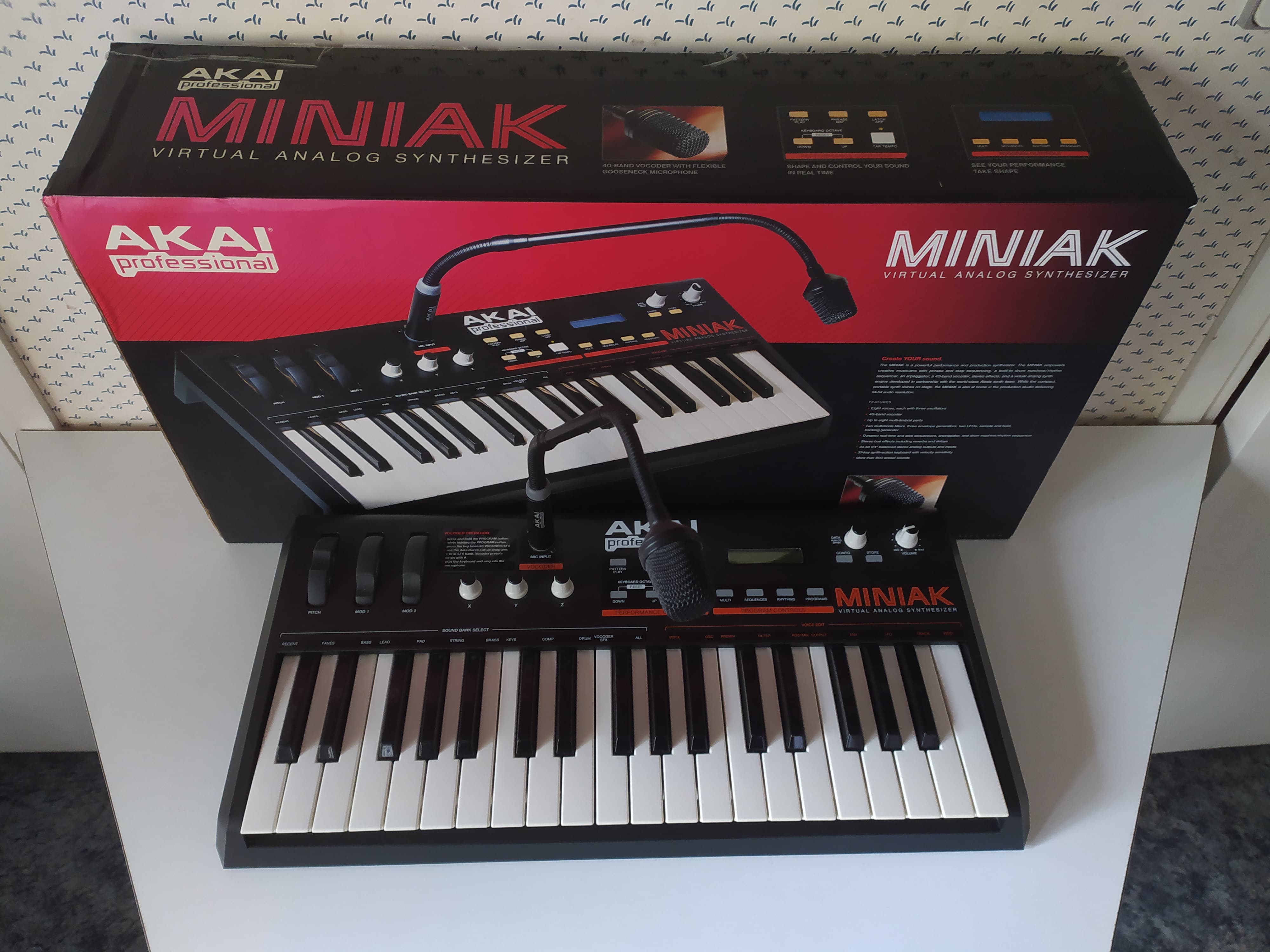 Akai Miniak vocoder synth parfait état en boîte