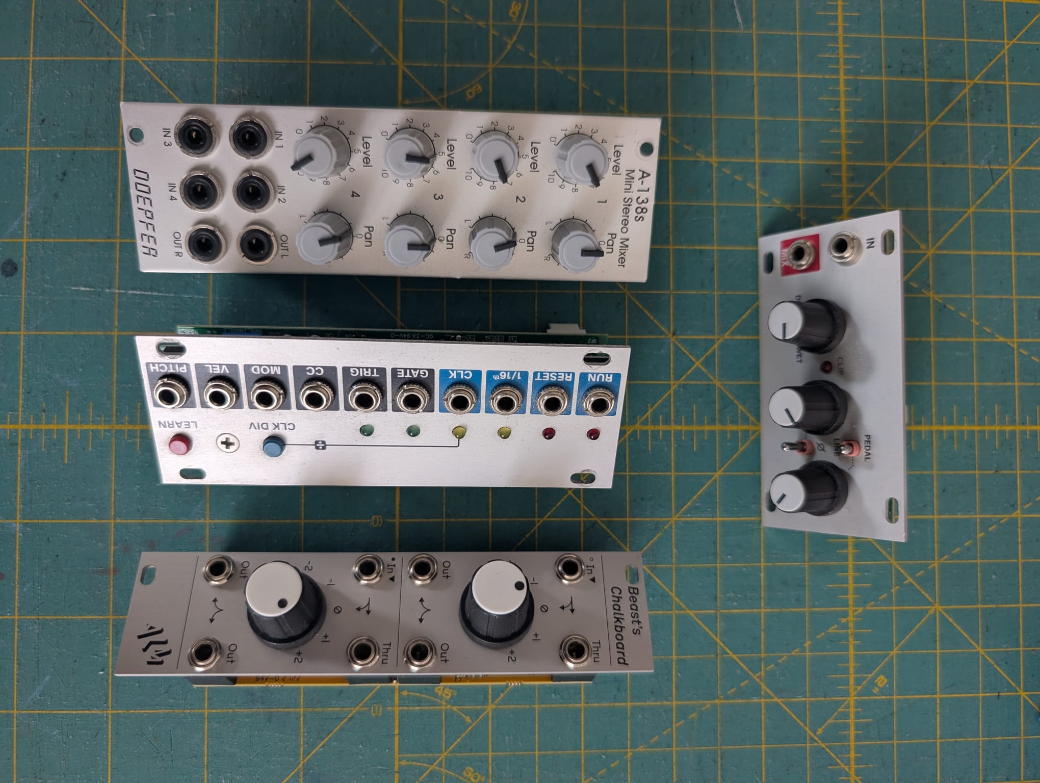 Vends ALM Busy Circuit Beasts Chalkboard