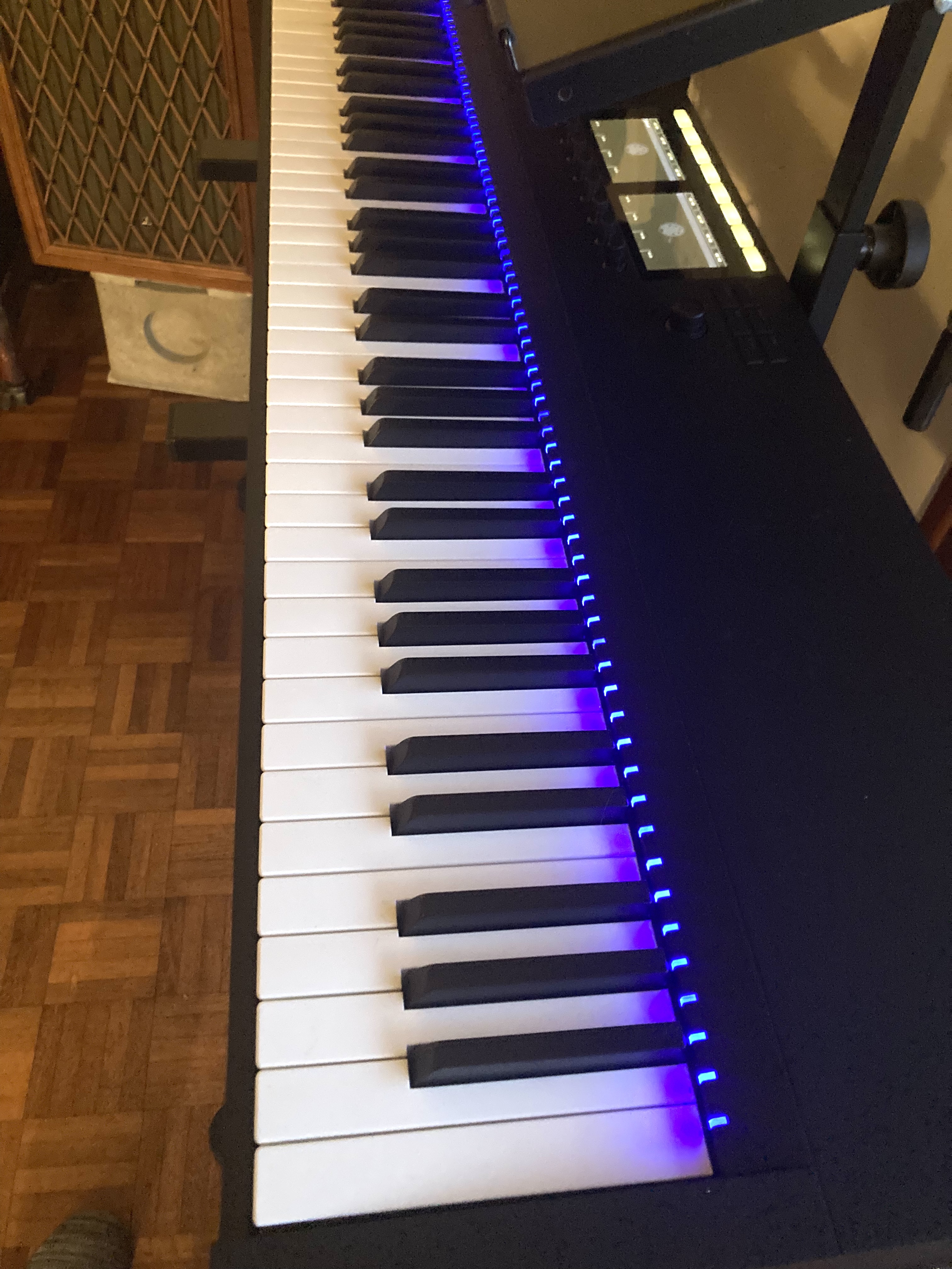 Clavier Native Instruments S88 MK2 + supports K&M 18810&18819