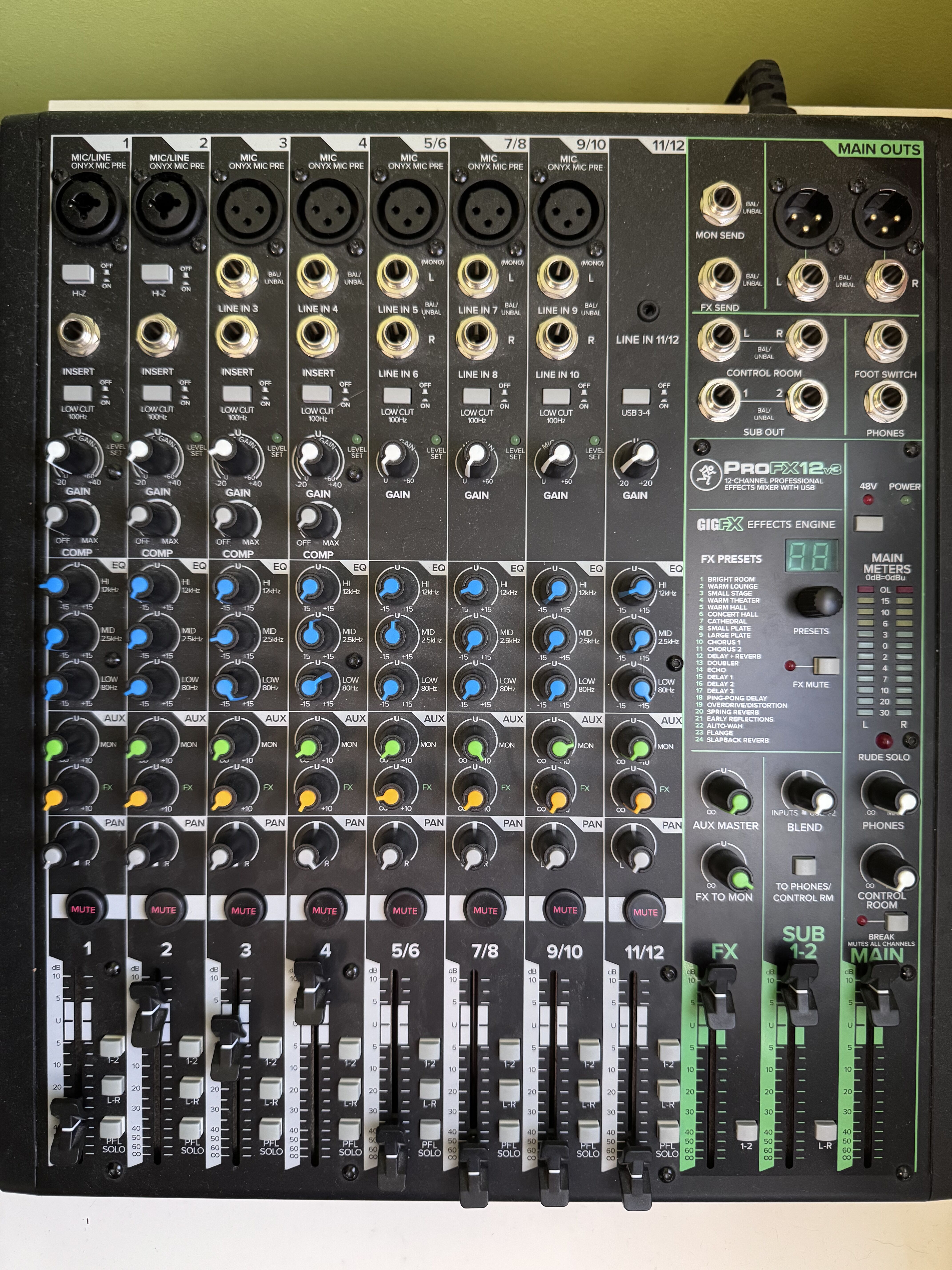 Vends table de mixage Mackie 12 pistes