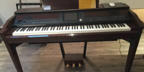 A VENDRE YAMAHA CLAVINOVA ARRANGEUR CVP 509